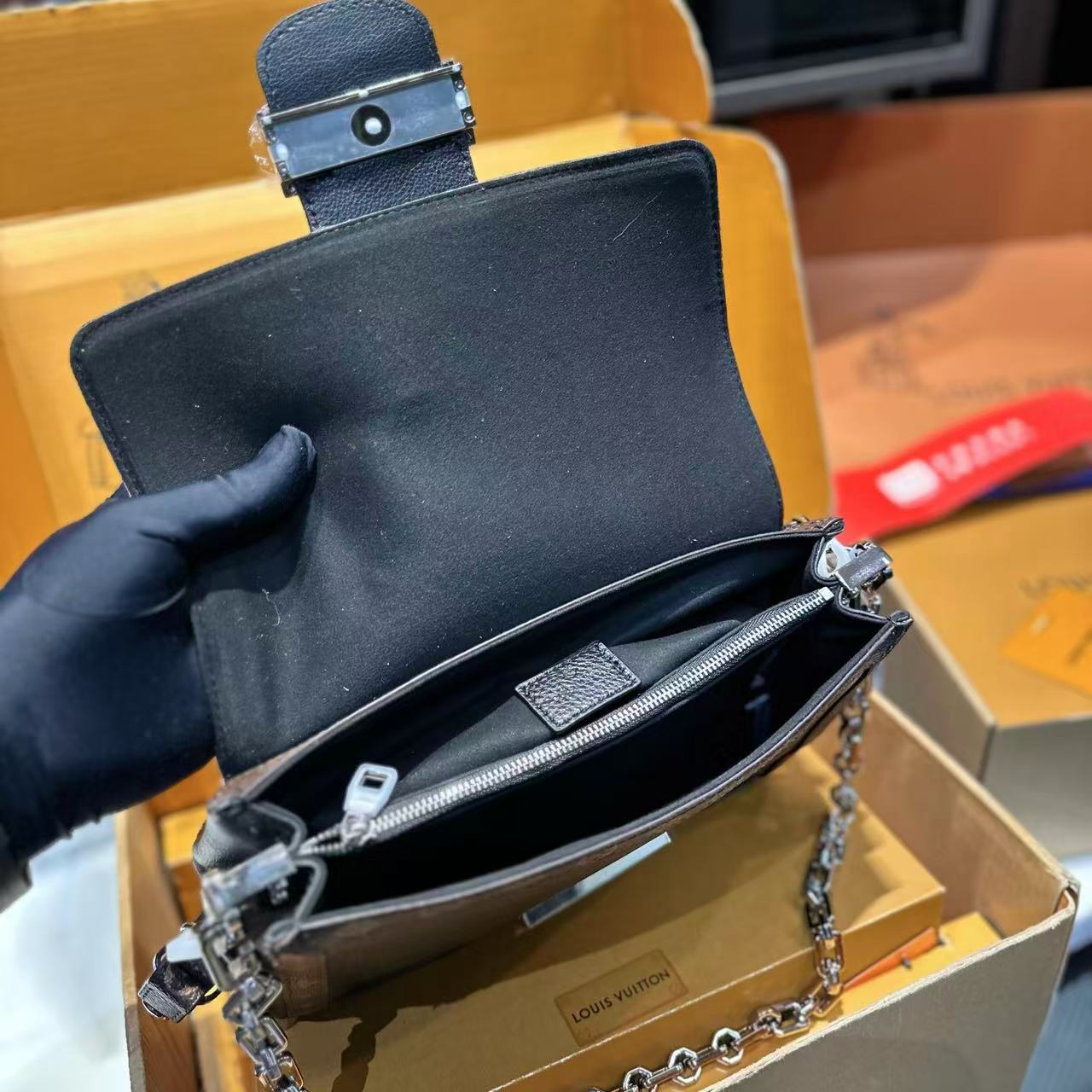 LVチェーンレザーショルダークロスボディバッグ【50％割引+送料無料】