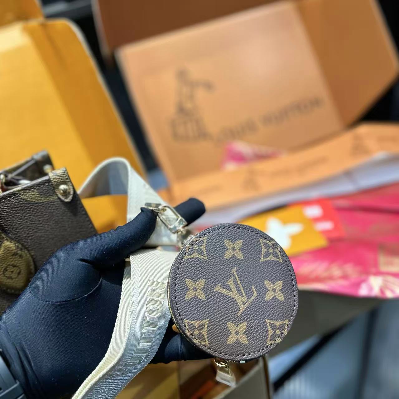 LVABトートバッグ【50％割引+送料無料】