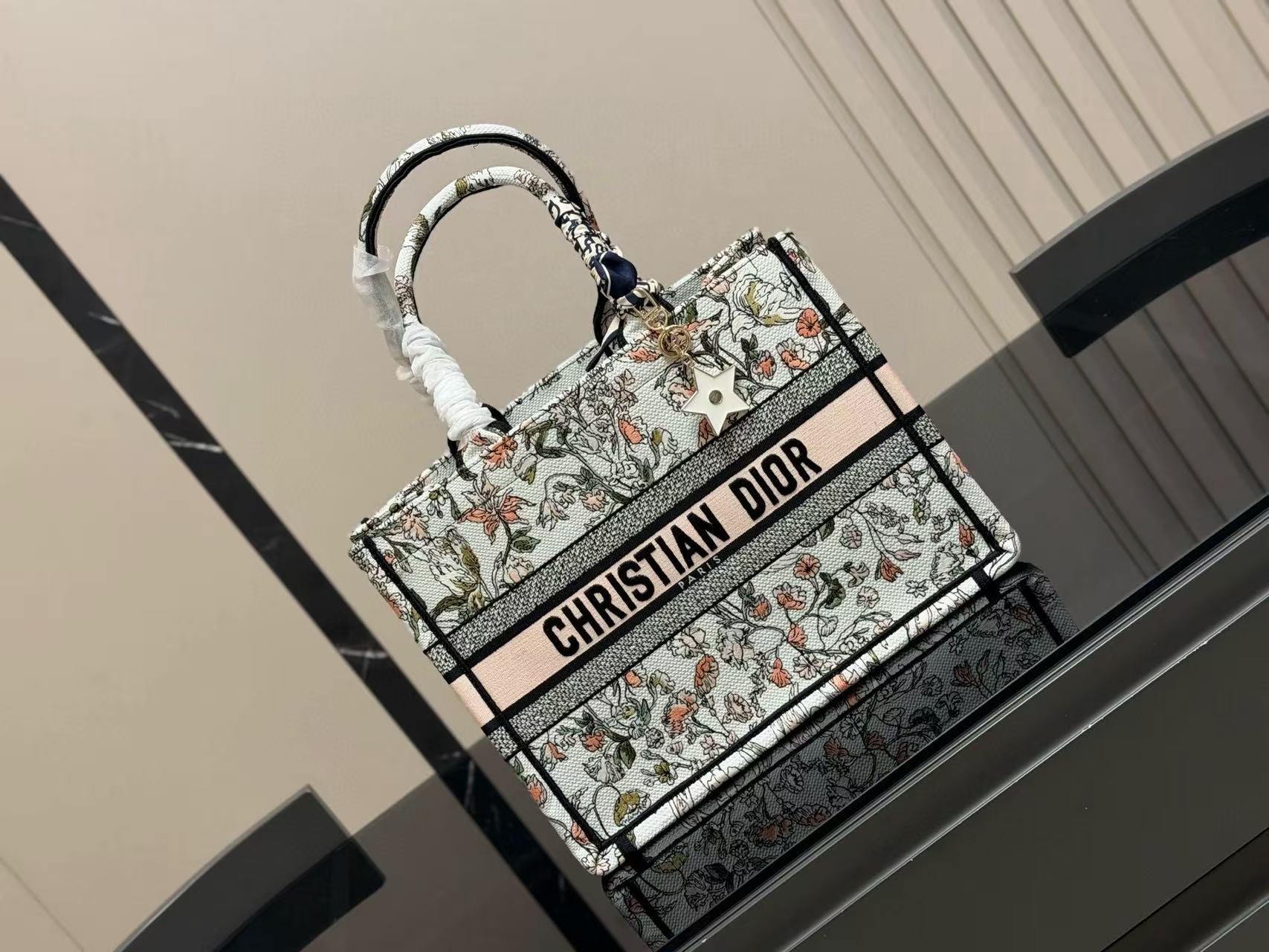 DI0Rプリントハンドバッグ【50％割引+送料無料】