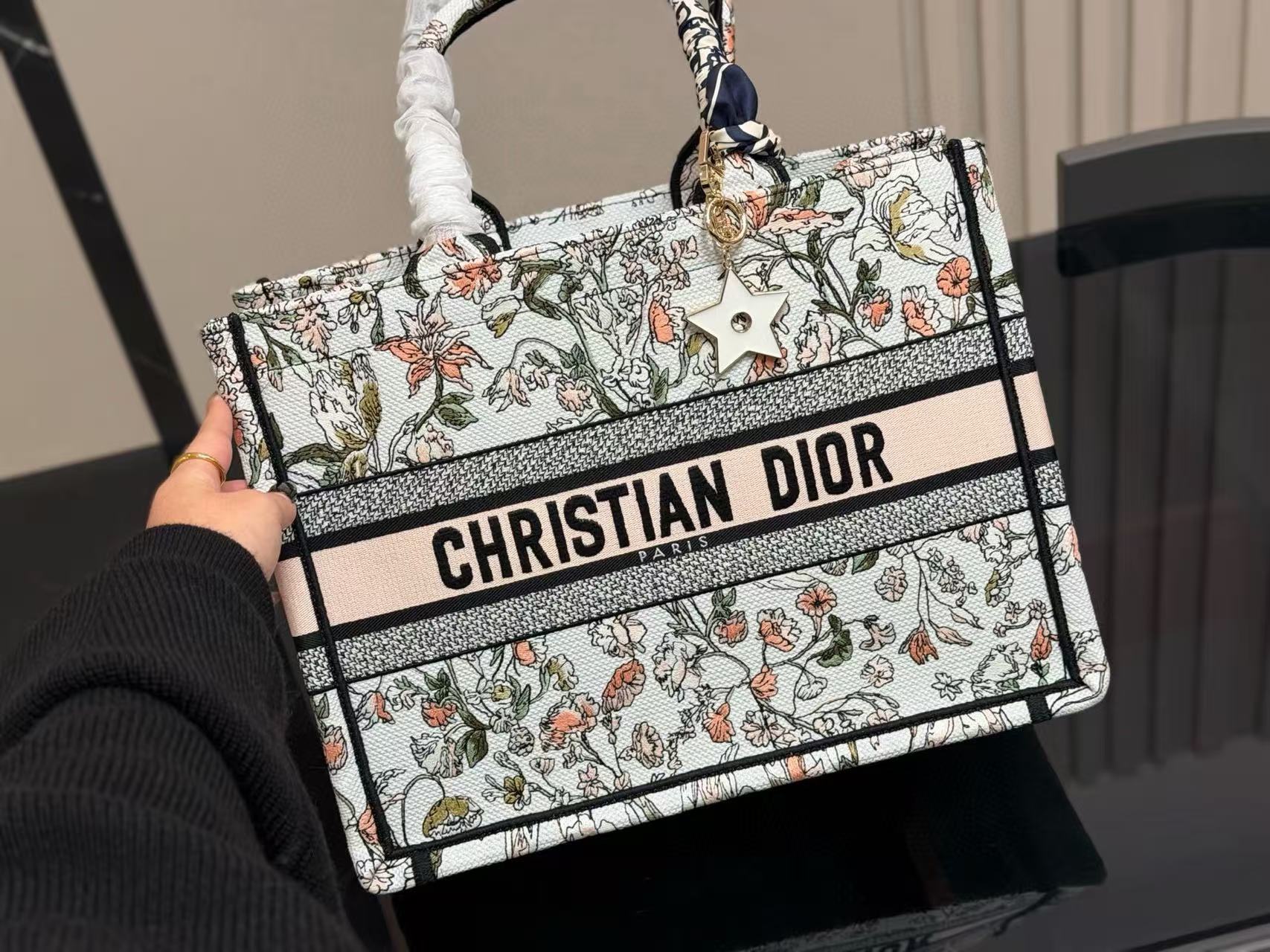 DI0Rプリントハンドバッグ【50％割引+送料無料】