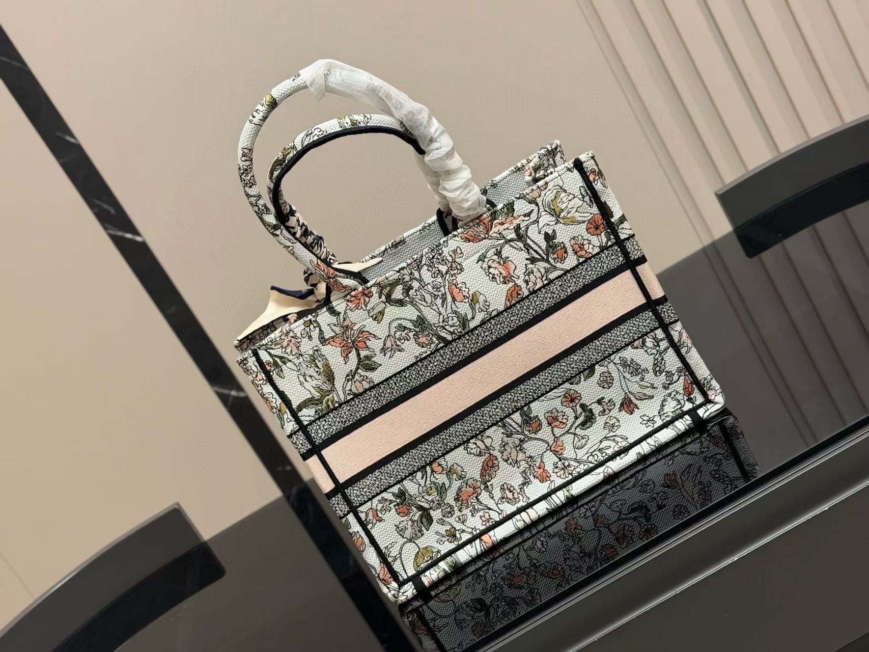 DI0Rプリントハンドバッグ【50％割引+送料無料】