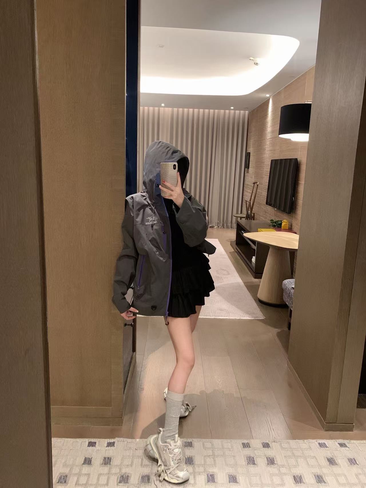 ARCTERYX カラーブロック ジップアップ フード付きジャケット【50％割引+送料無料】