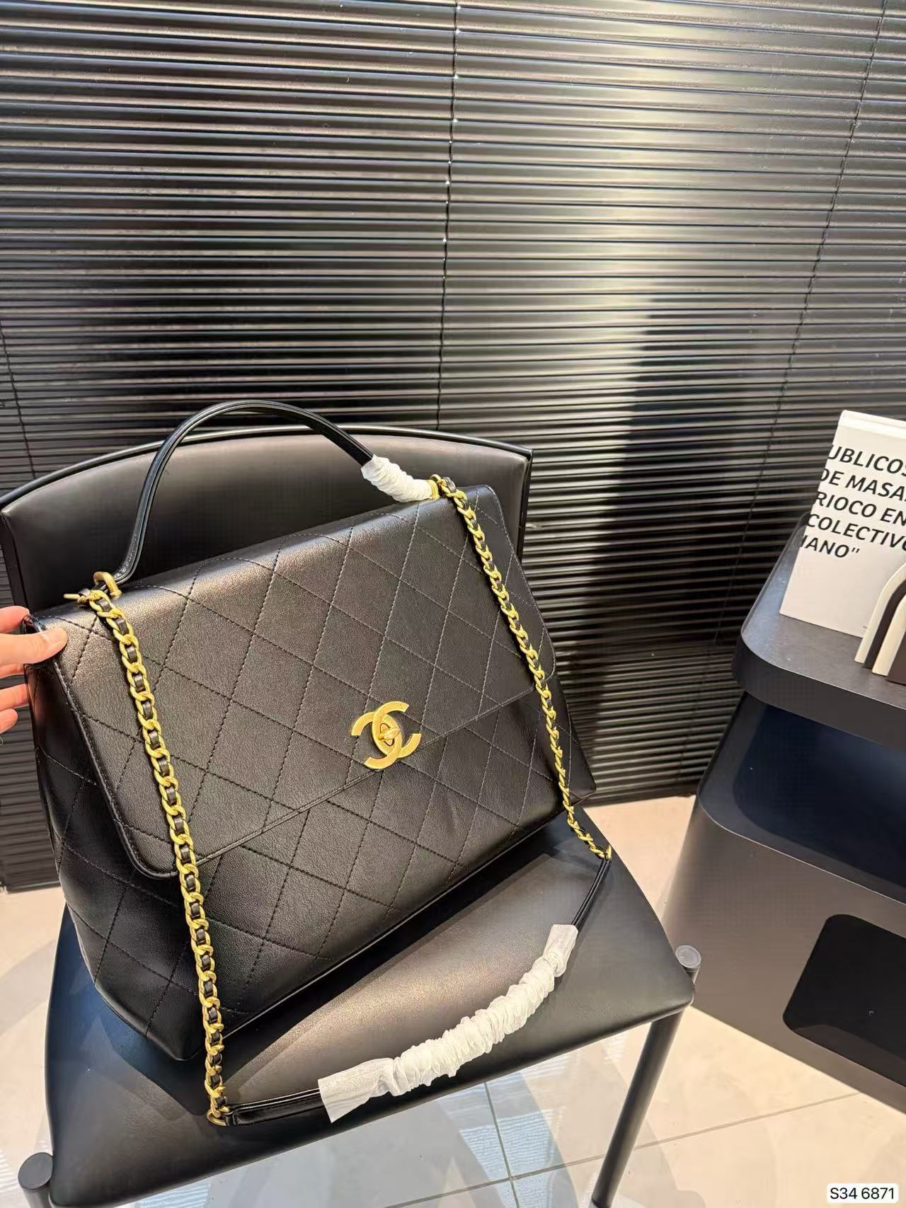 CHANE1 ゴールドバックル トートフラップバッグ【50％割引+送料無料】