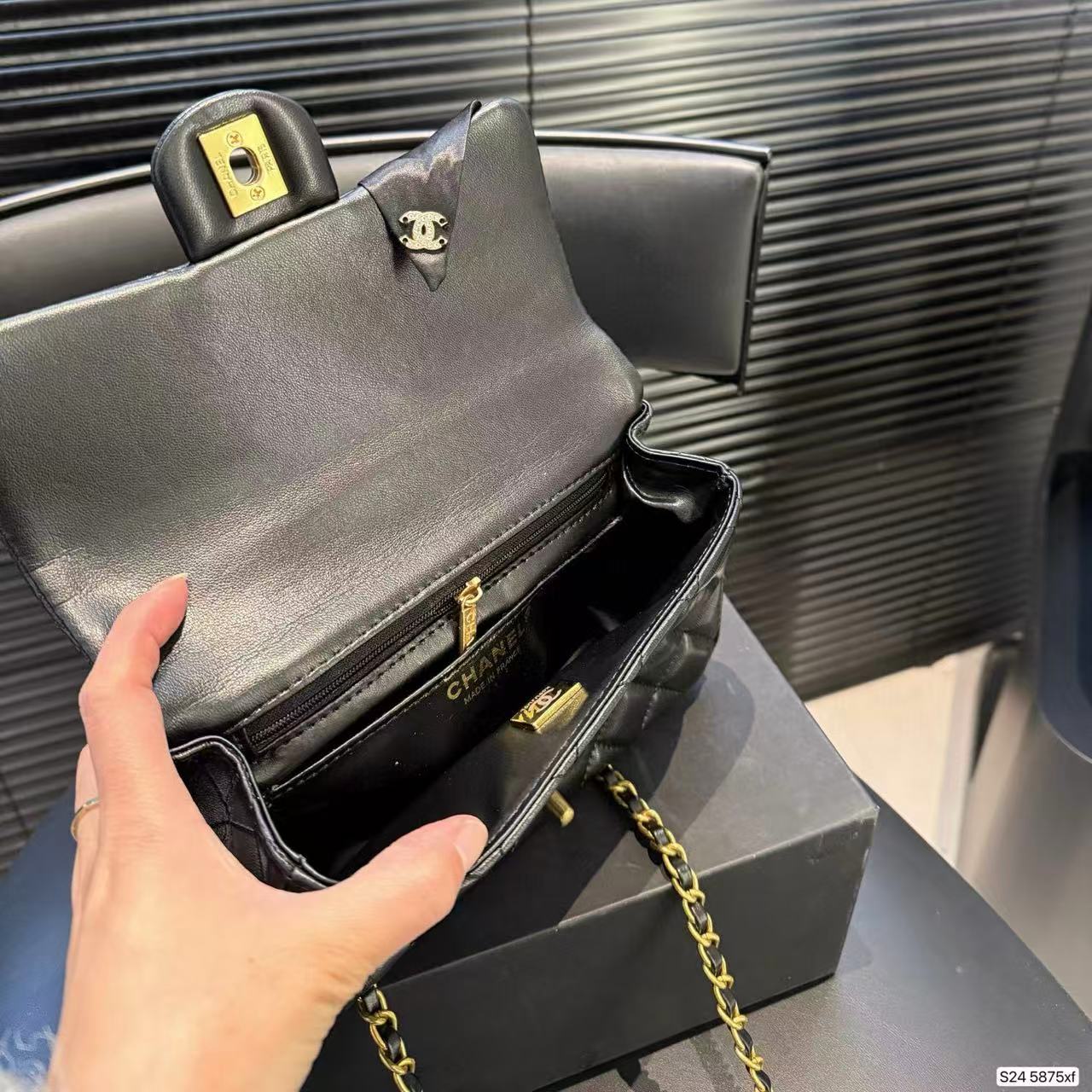 CHANE1 ゴールドバックルチェーンハンドバッグ ショルダークロスボディバッグ【50％割引+送料無料】