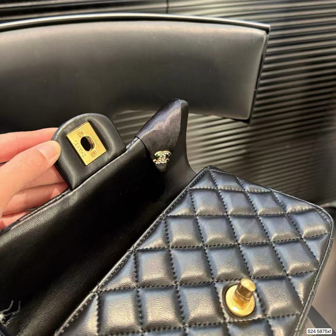 CHANE1 ゴールドバックルチェーンハンドバッグ ショルダークロスボディバッグ【50％割引+送料無料】