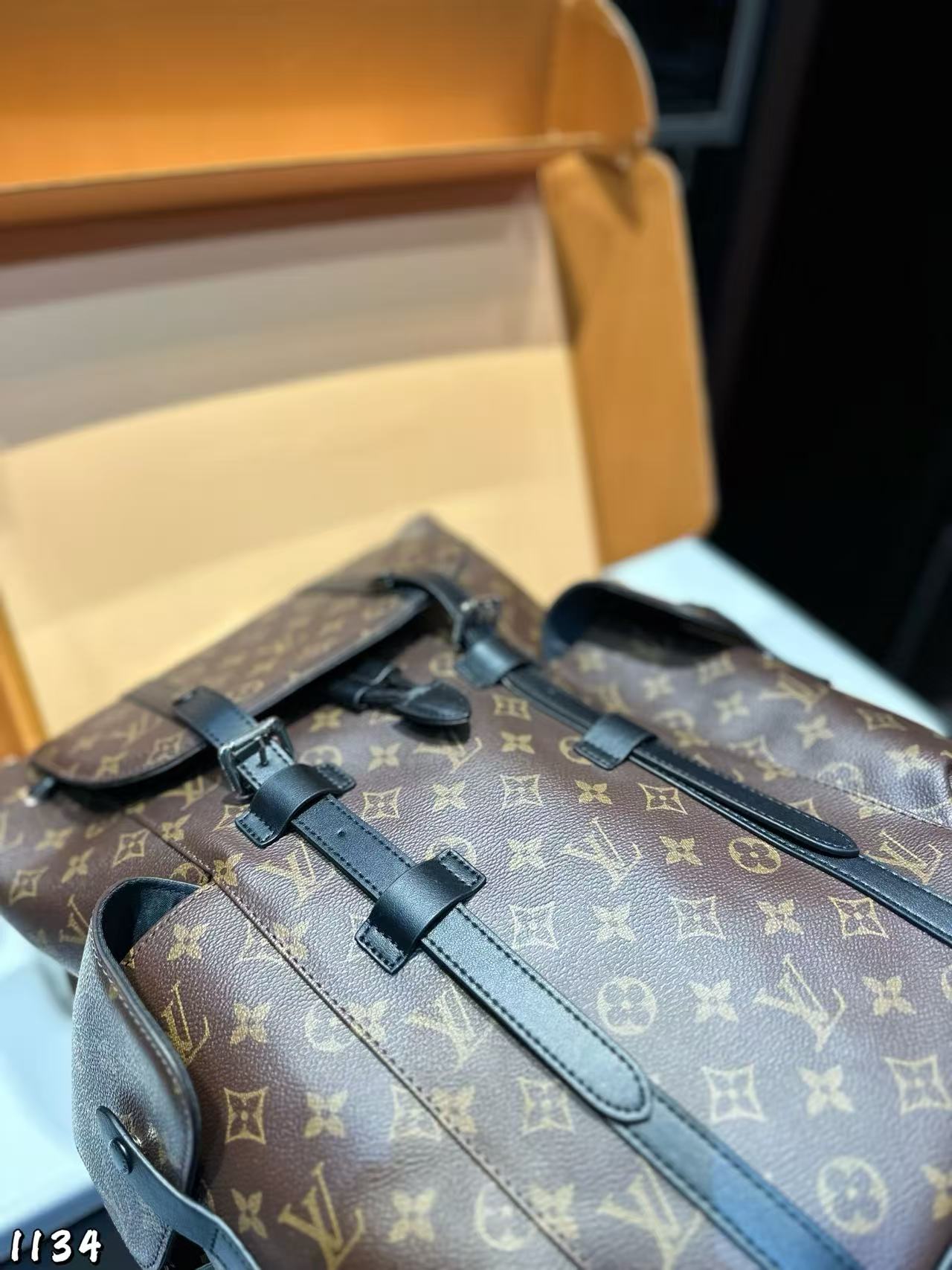 LV 大容量メンズバックパック【50％割引+送料無料】