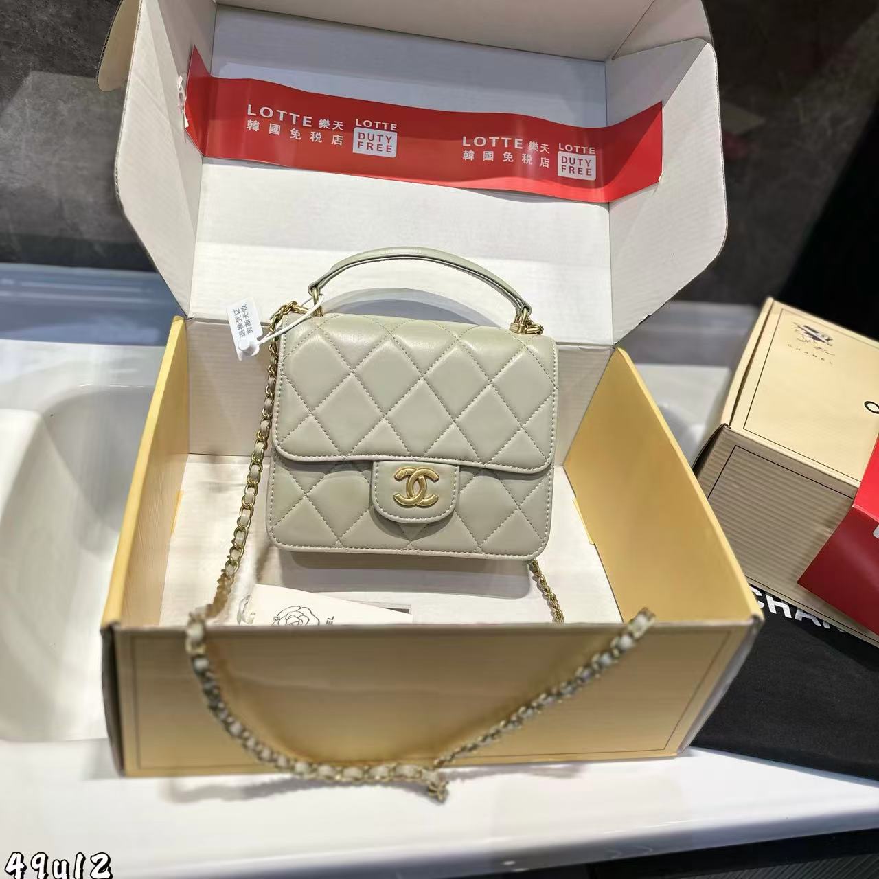 CHANE1 チェーンスクエアフラップバッグ【50％割引+送料無料】