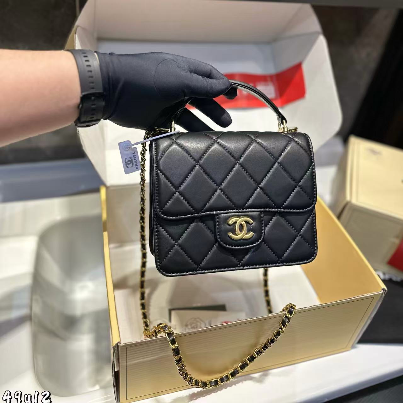 CHANE1 チェーンスクエアフラップバッグ【50％割引+送料無料】