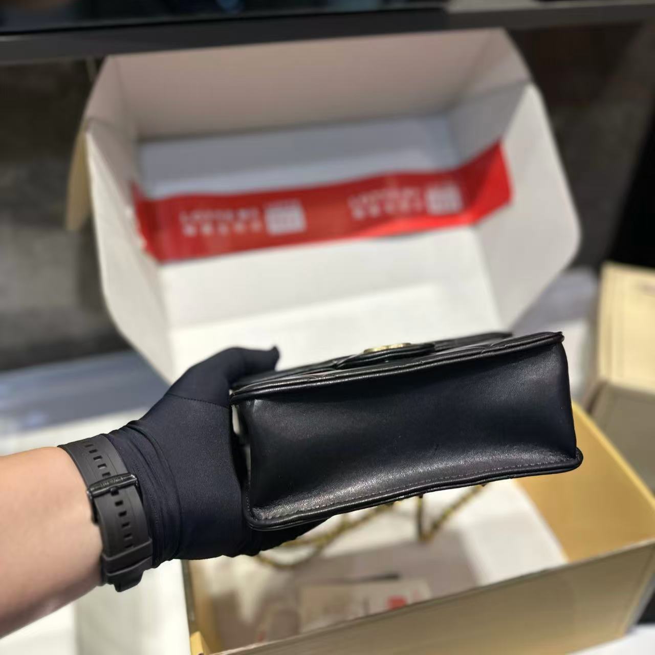 CHANE1 チェーンスクエアフラップバッグ【50％割引+送料無料】