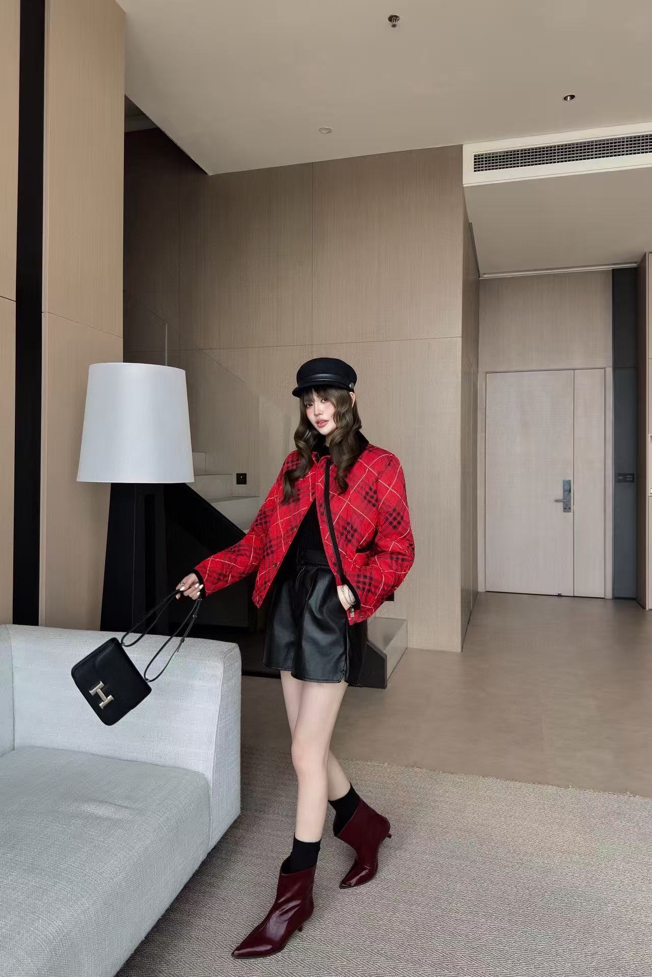 BUR8ERRY レッドチェック柄 ウォームジャケット【50％割引+送料無料】