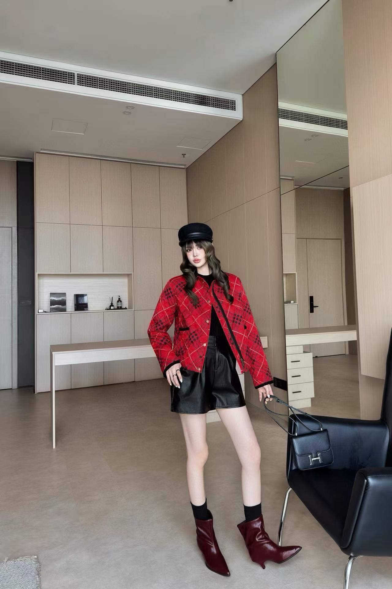 BUR8ERRY レッドチェック柄 ウォームジャケット【50％割引+送料無料】