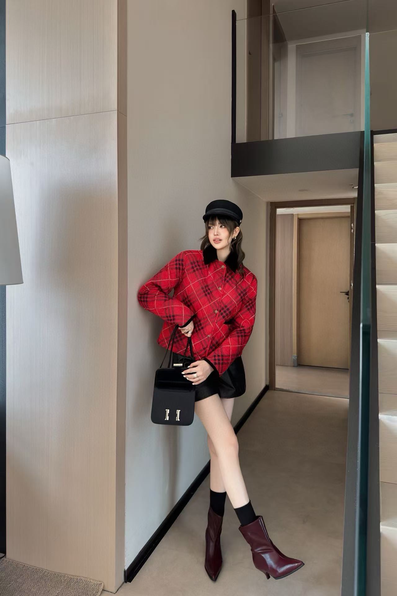 BUR8ERRY レッドチェック柄 ウォームジャケット【50％割引+送料無料】