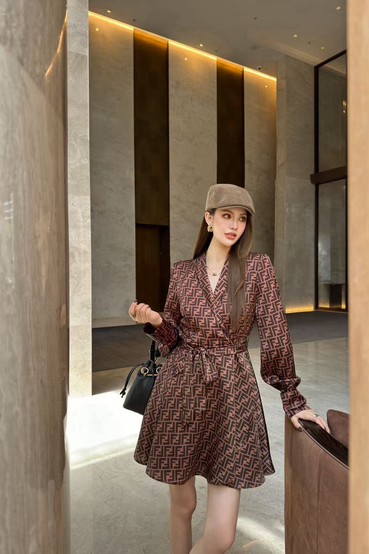 FEND1FFプリントレースアップロングスリーブドレス【50％割引+送料無料】