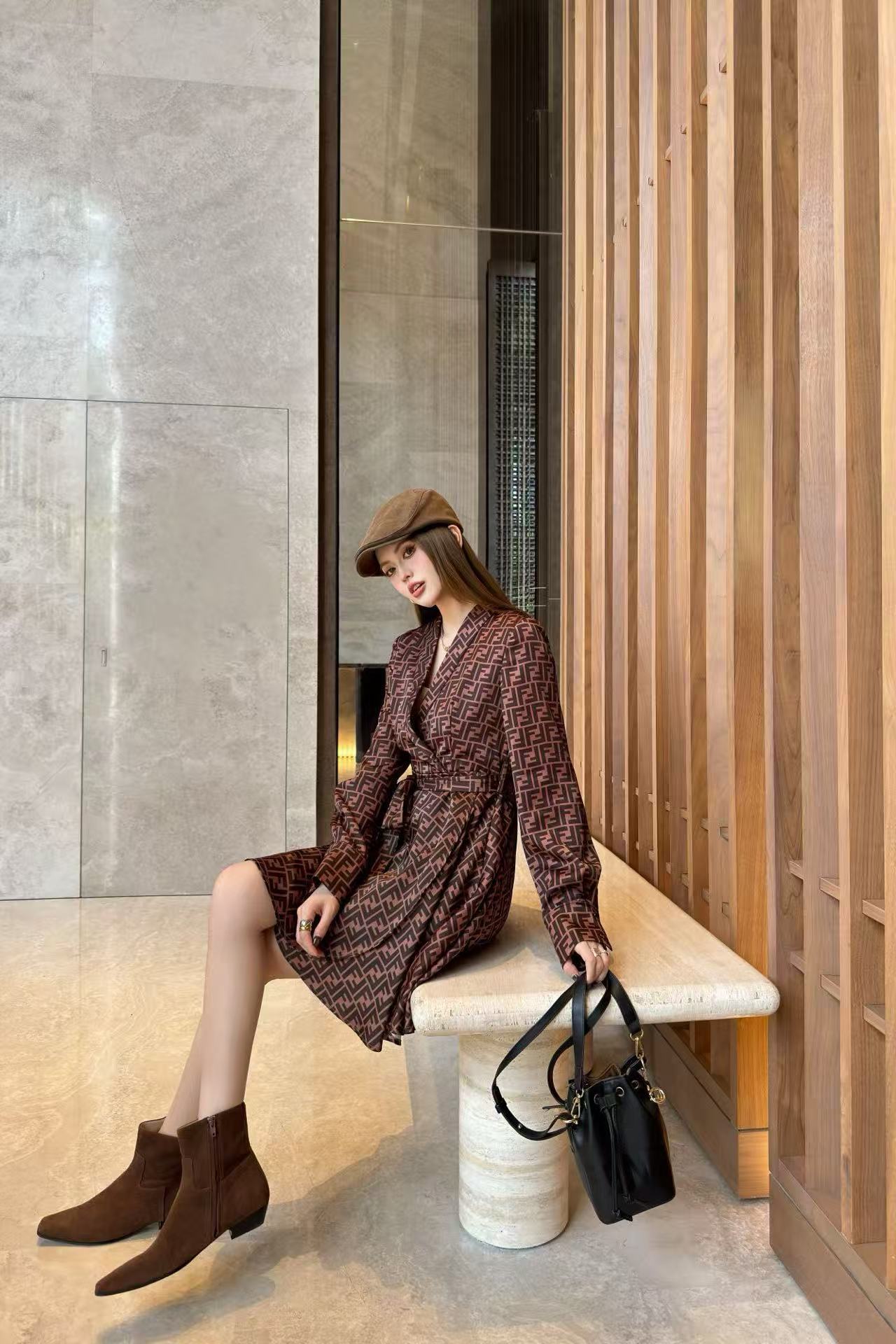 FEND1FFプリントレースアップロングスリーブドレス【50％割引+送料無料】