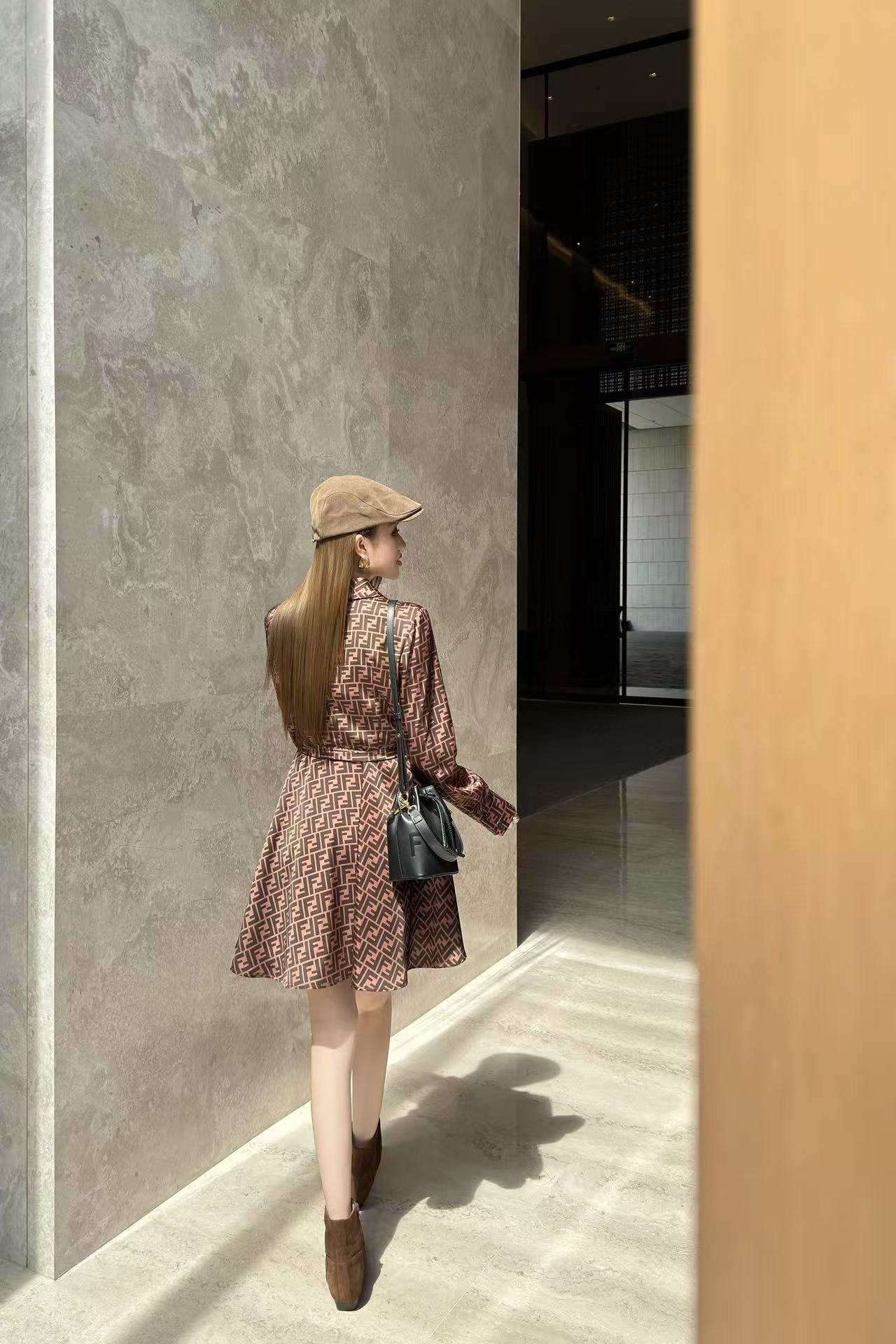 FEND1FFプリントレースアップロングスリーブドレス【50％割引+送料無料】