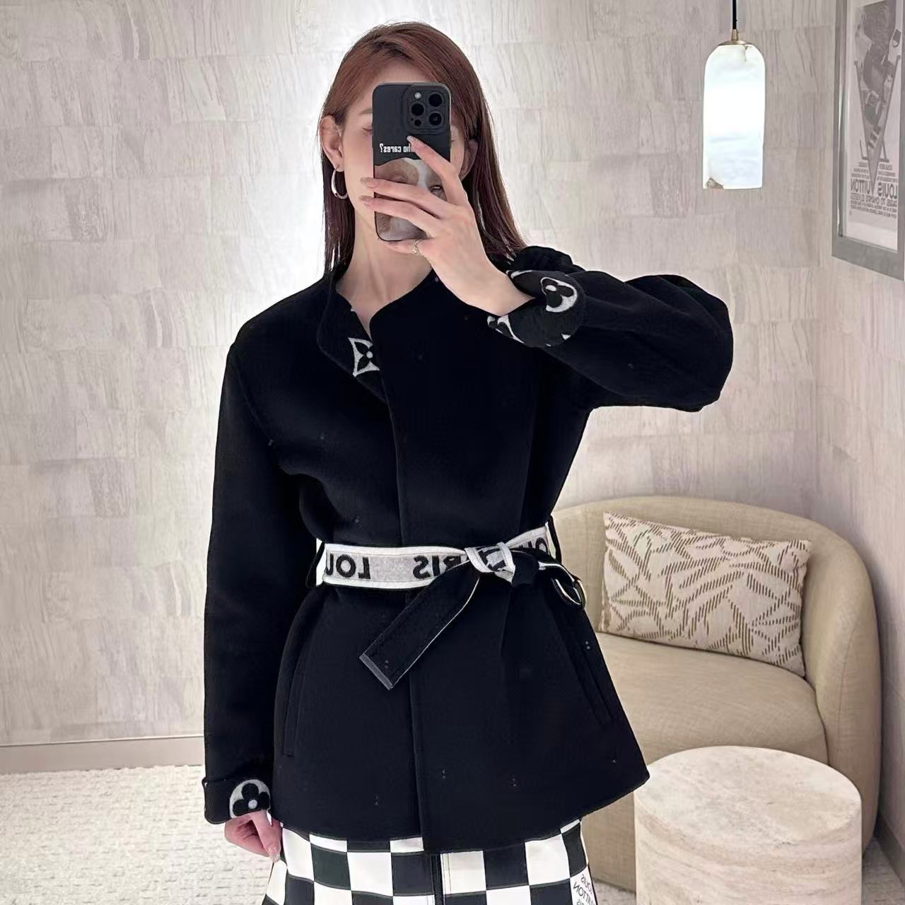 LVプリントのレースアップカシミアコート【50％割引+送料無料】