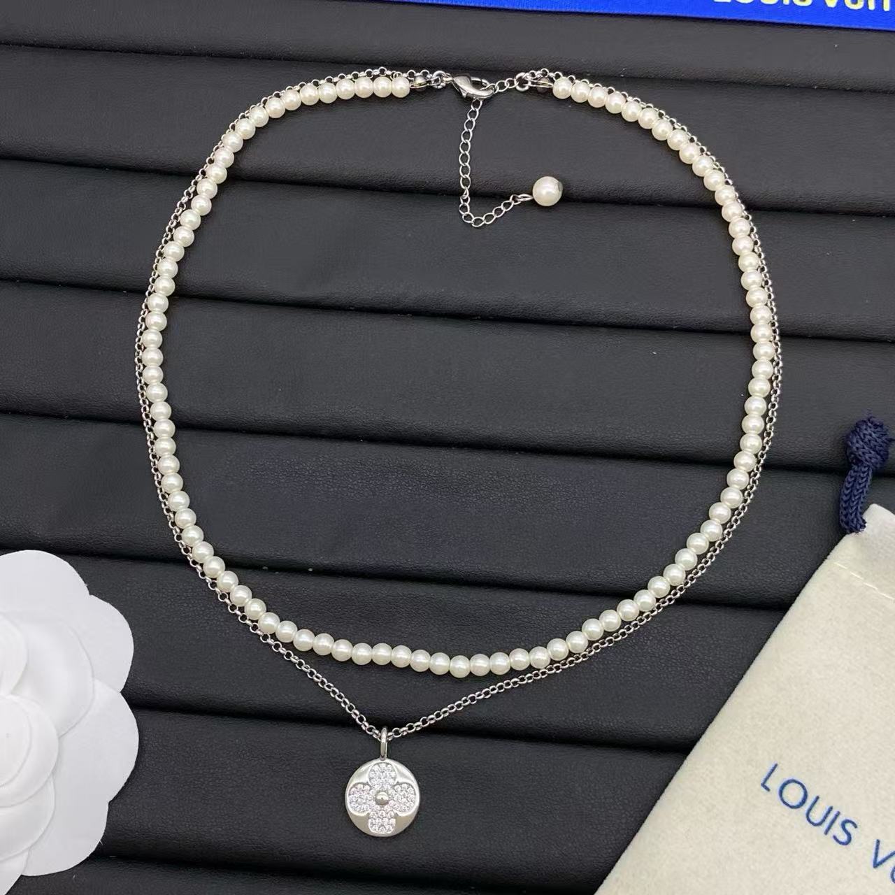 LV四つ葉のクローバー2層パールネックレス【50％割引+送料無料】