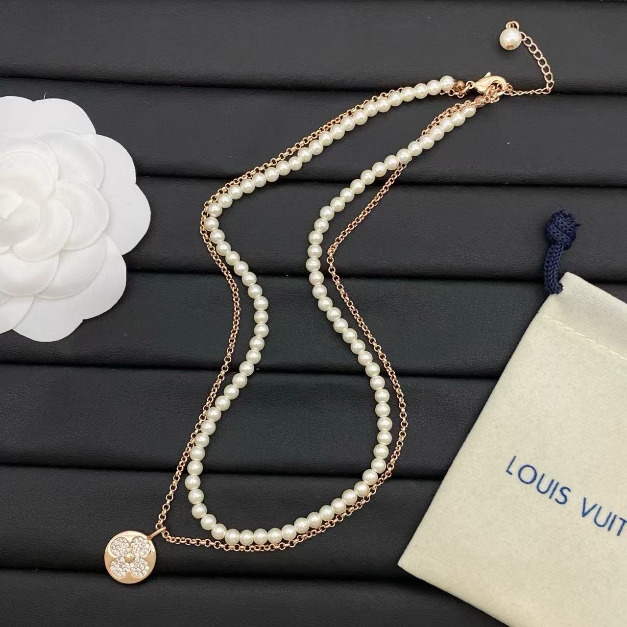 LV四つ葉のクローバー2層パールネックレス【50％割引+送料無料】