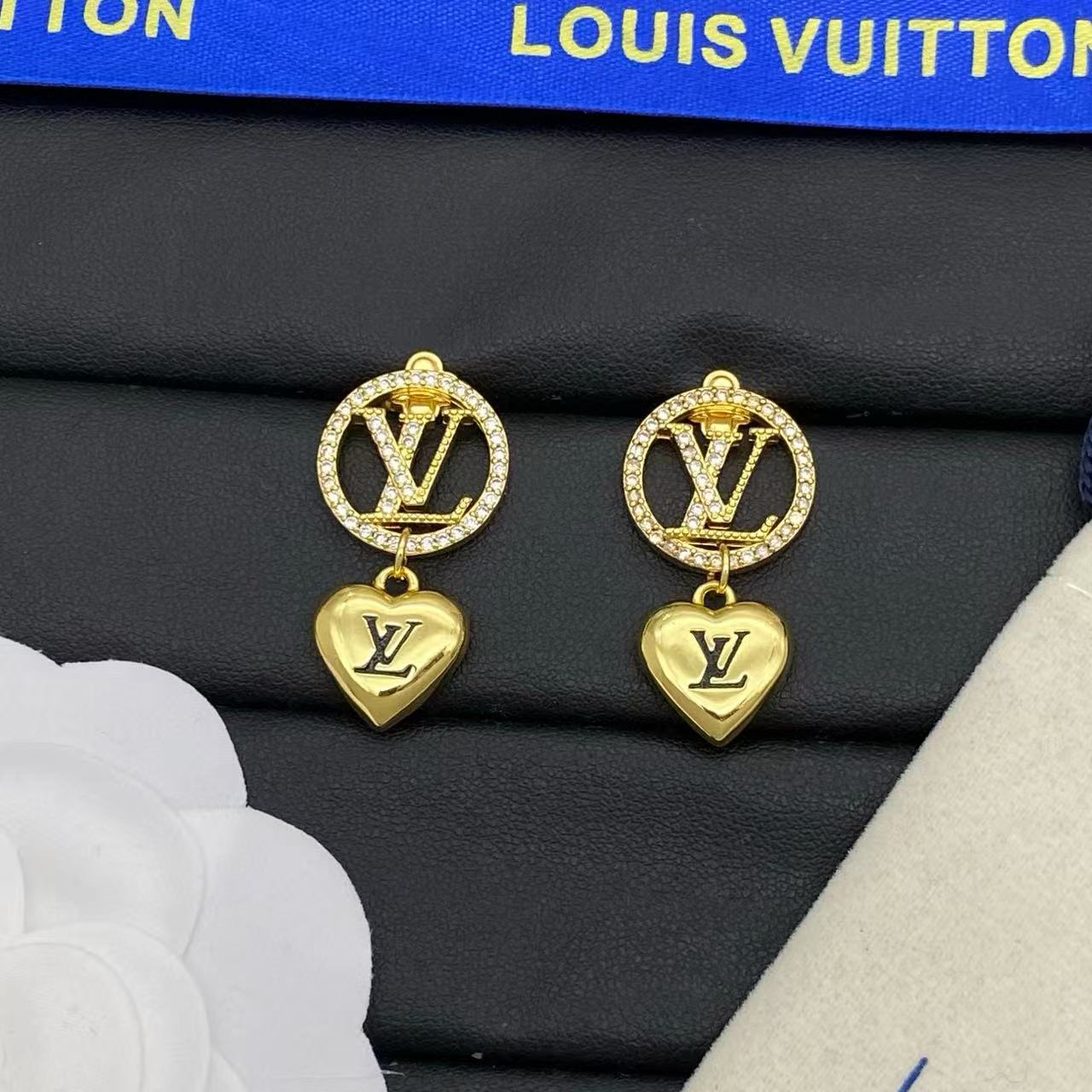 LVダイヤモンドハートイヤリング【50％割引+送料無料】
