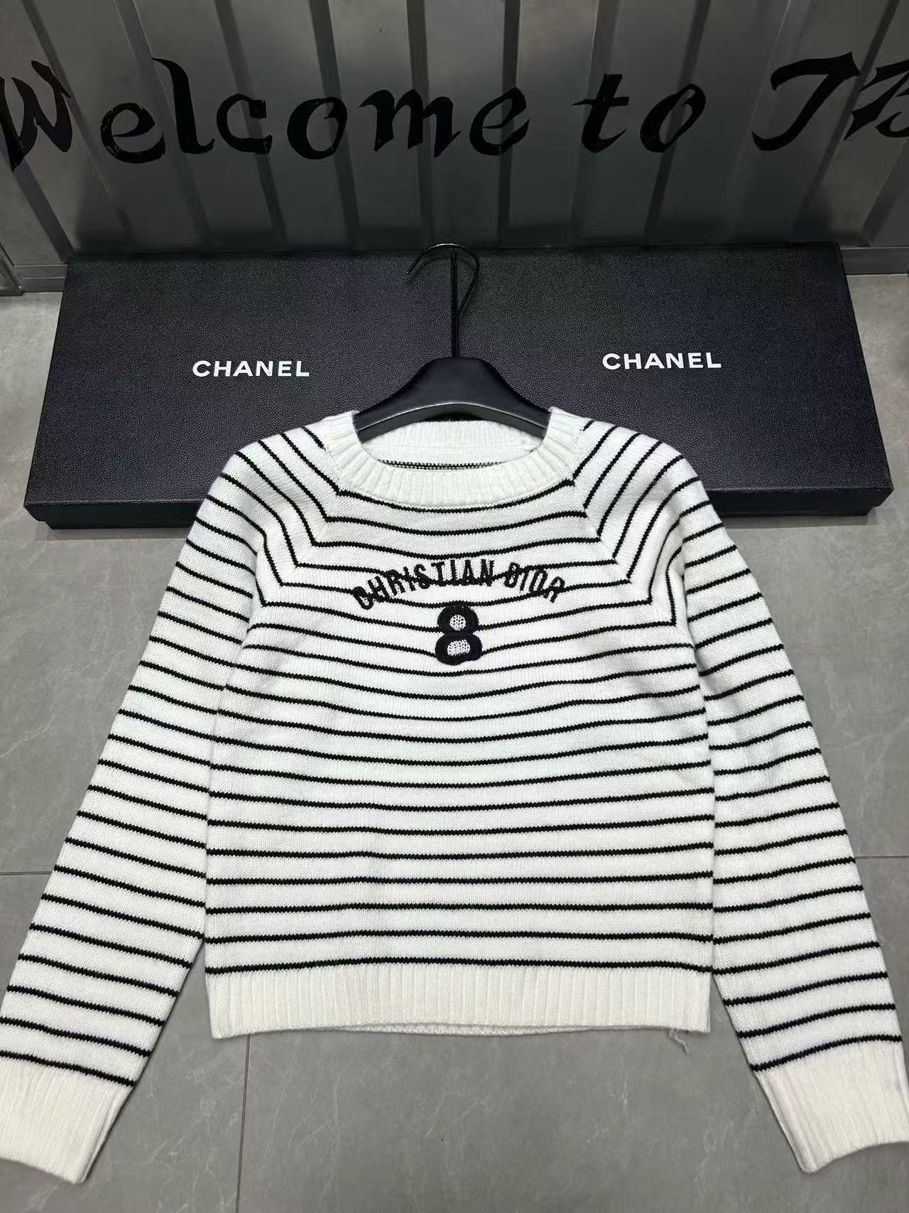 DI0R ストライプレタリングセーター【50％割引+送料無料】