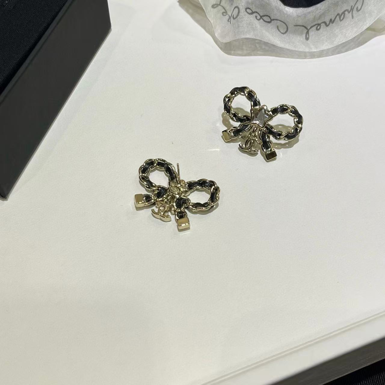 CHANE1 ボウ ダブルC イヤリング【50％割引+送料無料】