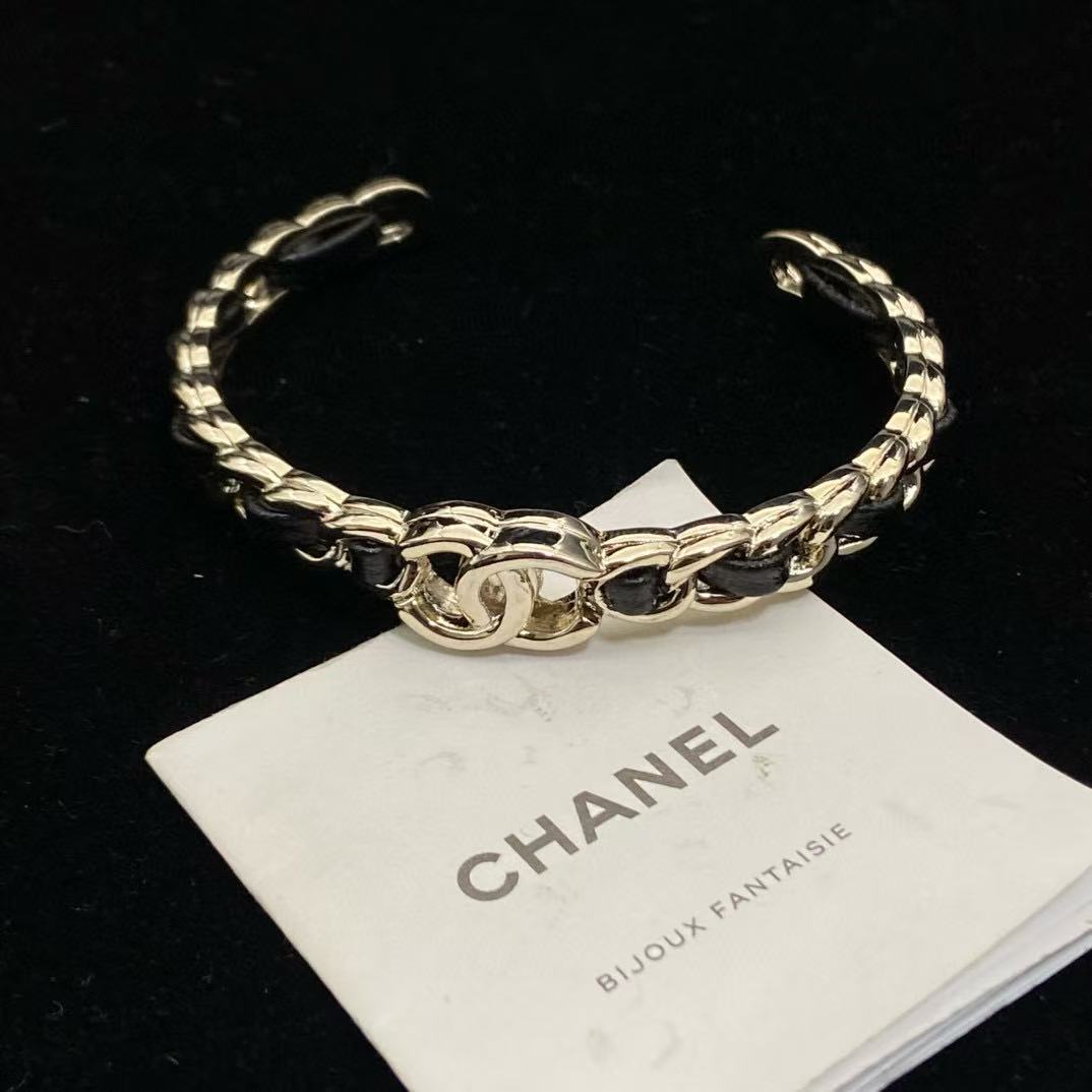 CHANE1 ダブルC レザーブレスレット【50％割引+送料無料】