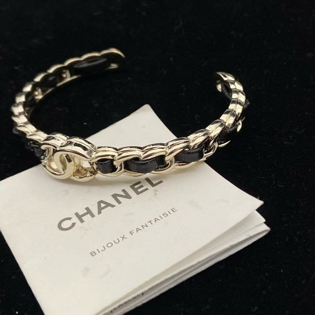 CHANE1 ダブルC レザーブレスレット【50％割引+送料無料】