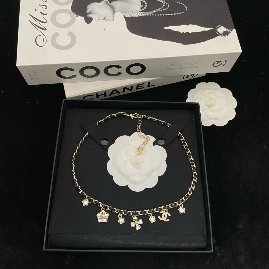 CHANE1 ダブルC 四つ葉のクローバー ペンタグラム ネックレス【50％割引+送料無料】