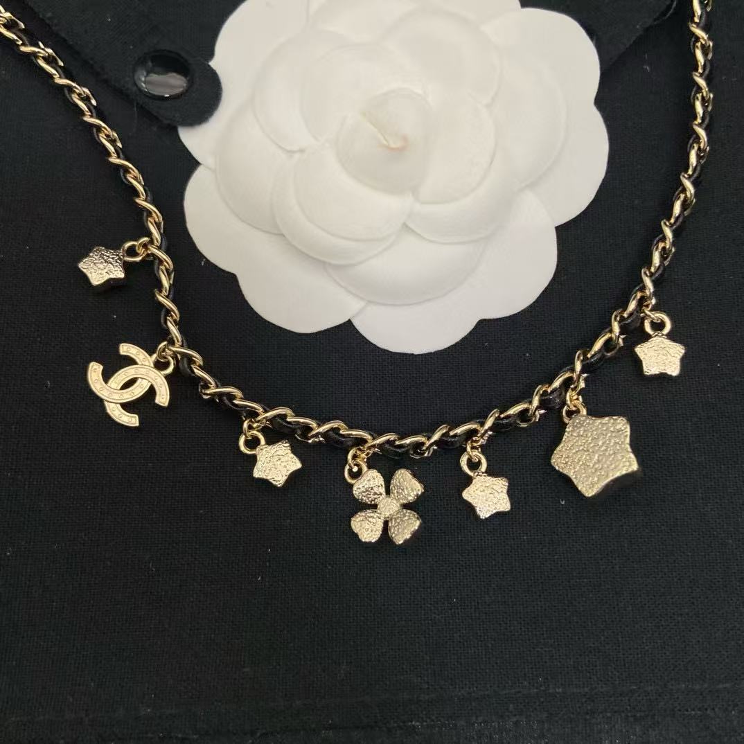 CHANE1 ダブルC 四つ葉のクローバー ペンタグラム ネックレス【50％割引+送料無料】