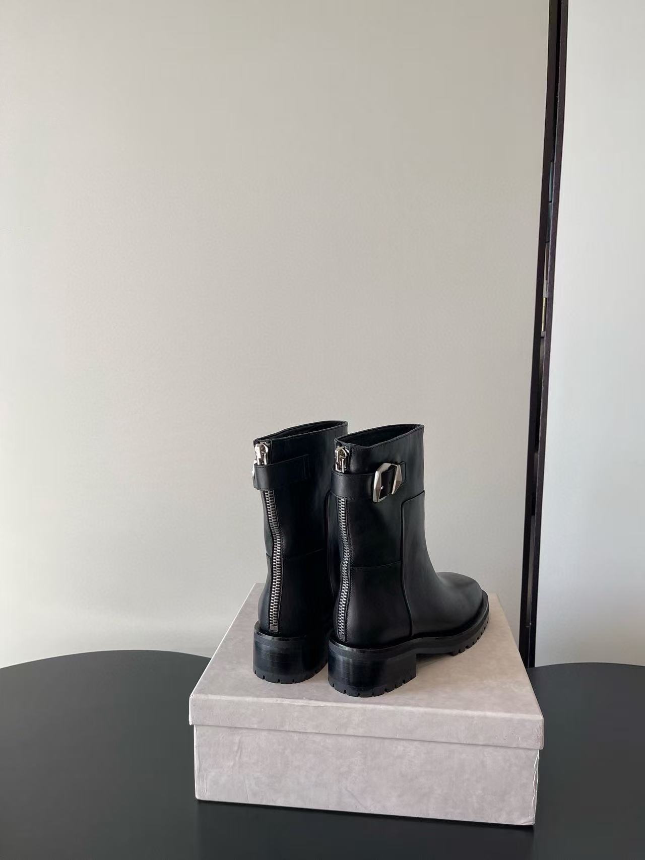 jimmycho0 高品質レザーのシンプルアンクルブーツ【50％割引+送料無料】