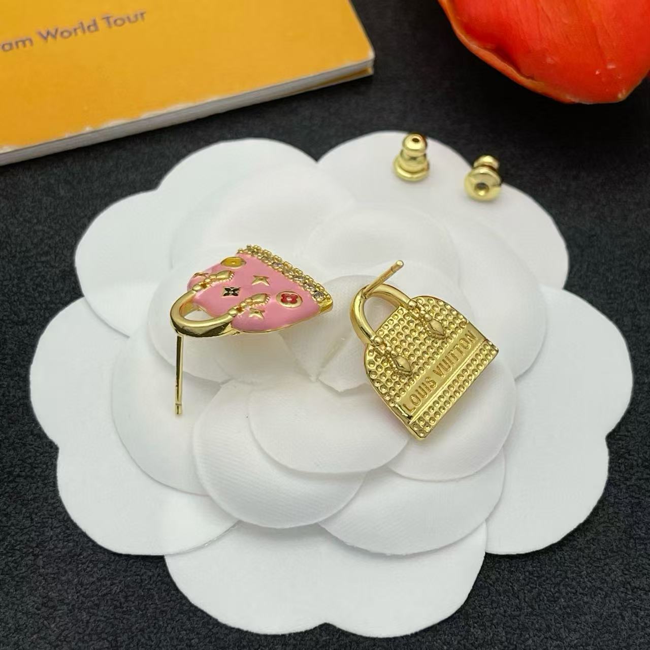 LV四つ葉のクローバーイヤリング【50％割引+送料無料】