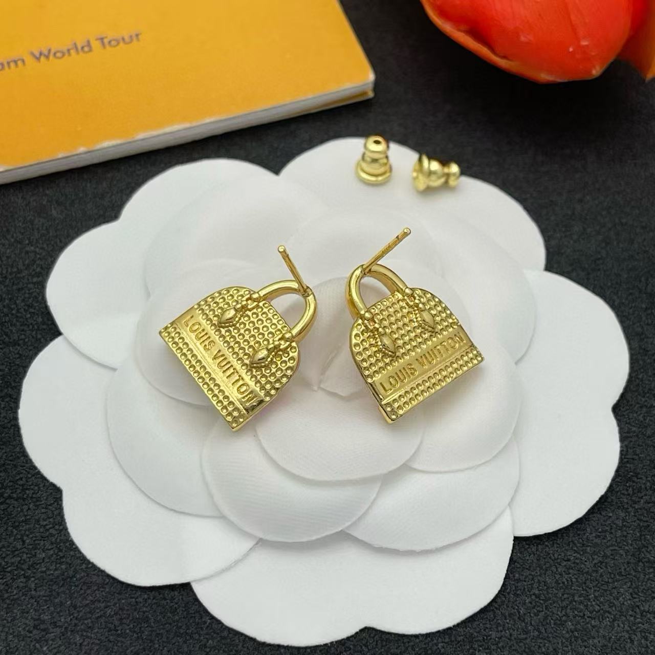 LV四つ葉のクローバーイヤリング【50％割引+送料無料】