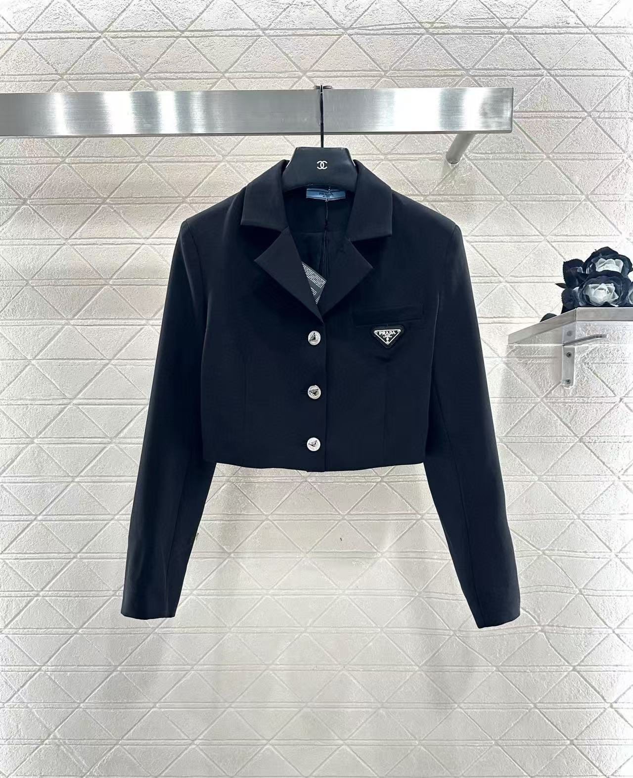 PR4DA トライアングルロゴジャケット+スカート ツーピースセット【50％割引+送料無料】