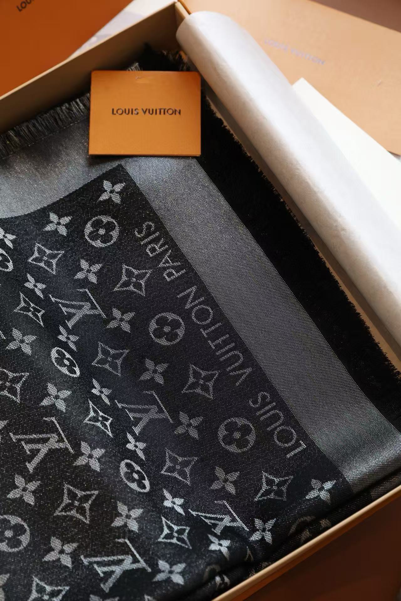 LVプリントカシミアスカーフ【50％割引+送料無料】