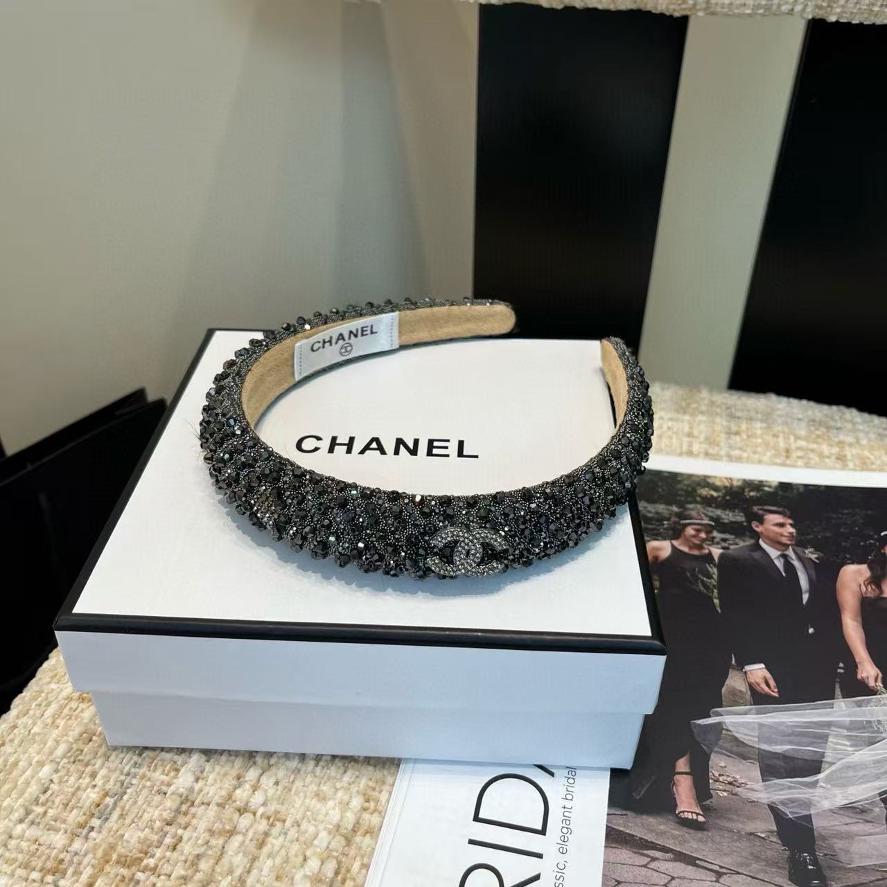 CHANE1 フルダイヤモンド ダブルC ヘッドバンド【50％割引+送料無料】