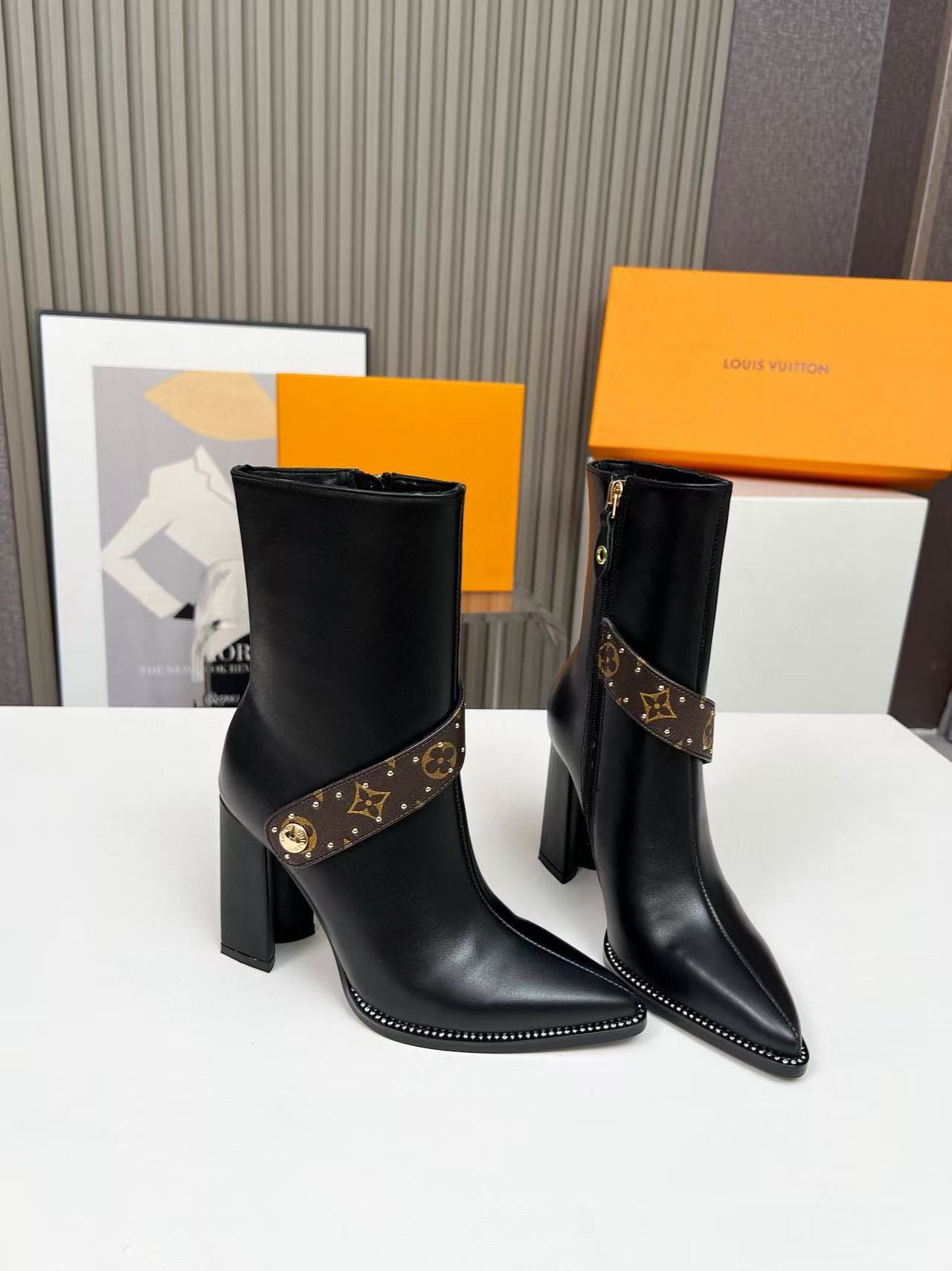 LVの高品質レザーのポインテッドハイヒールアンクルブーツ【50％割引+送料無料】
