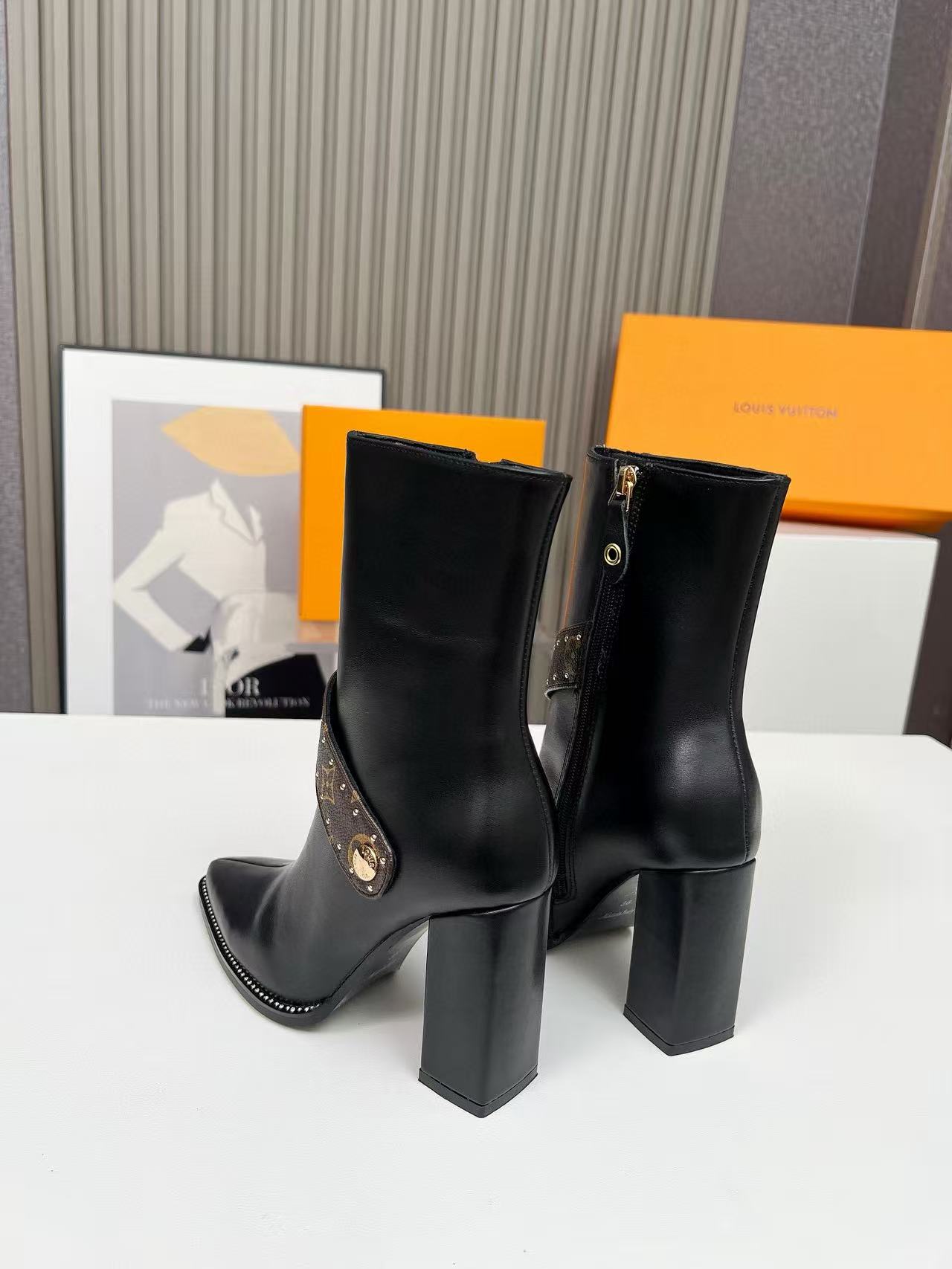 LVの高品質レザーのポインテッドハイヒールアンクルブーツ【50％割引+送料無料】