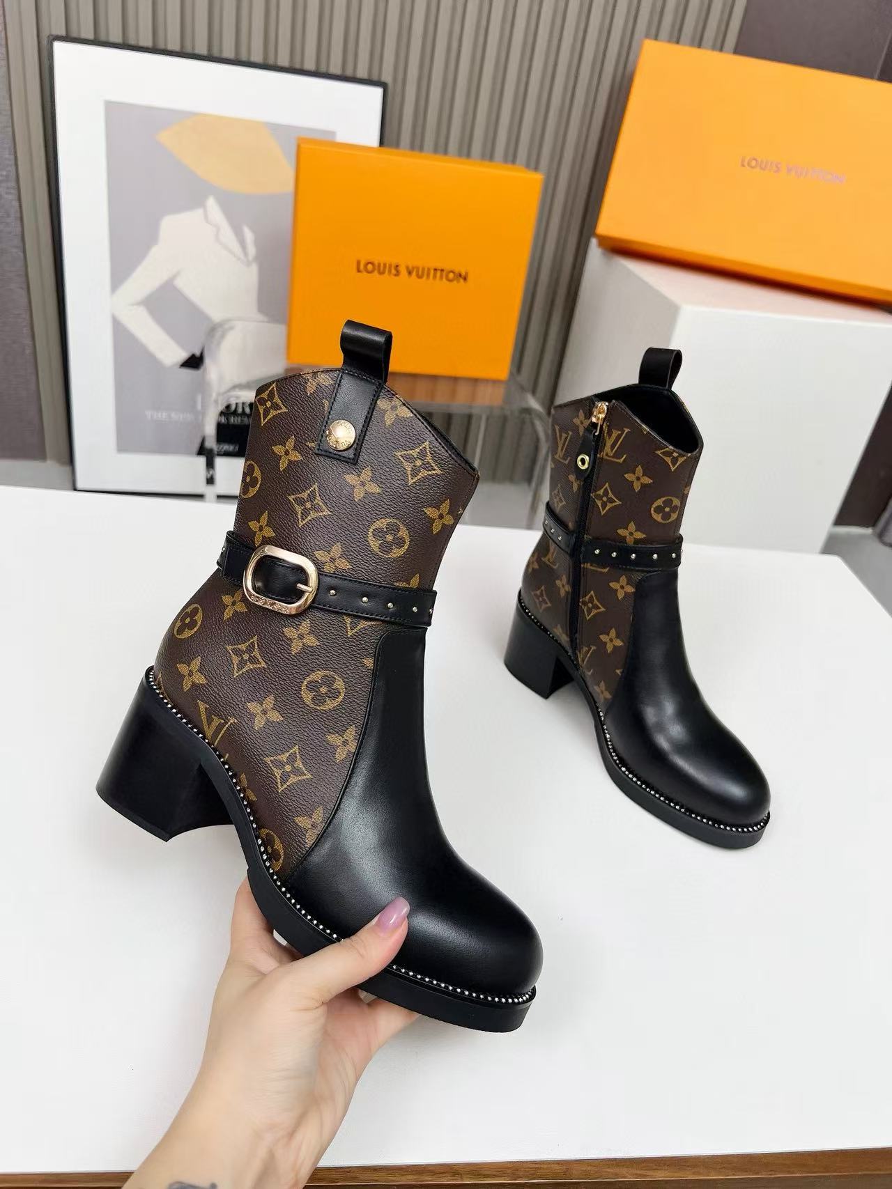 LVの高品質レザーアンクルブーツ【50％割引+送料無料】