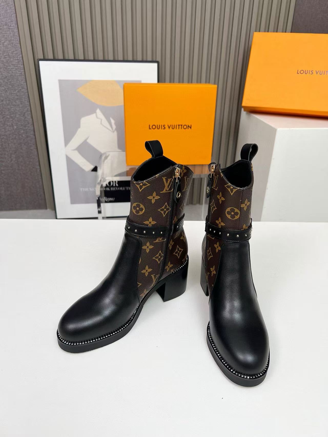 LVの高品質レザーアンクルブーツ【50％割引+送料無料】