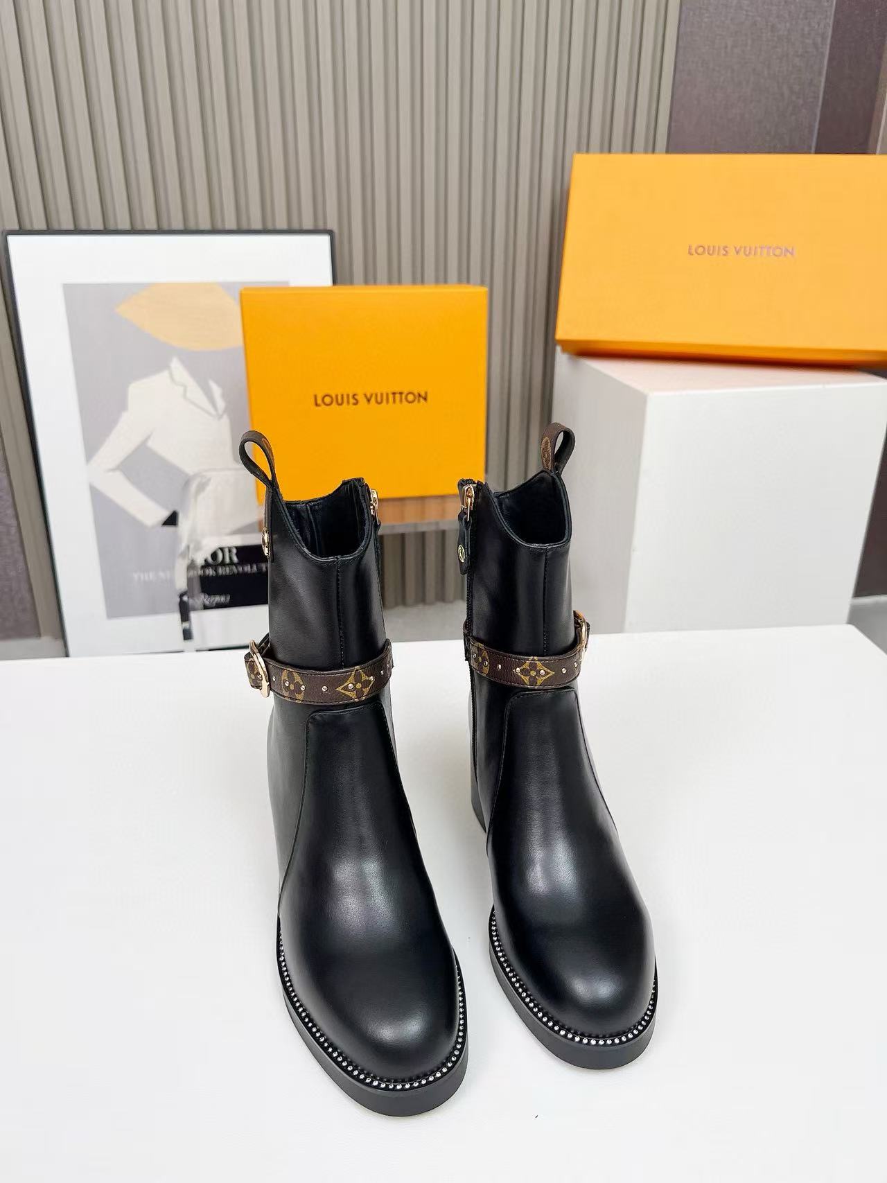 LVの高品質レザーアンクルブーツ【50％割引+送料無料】