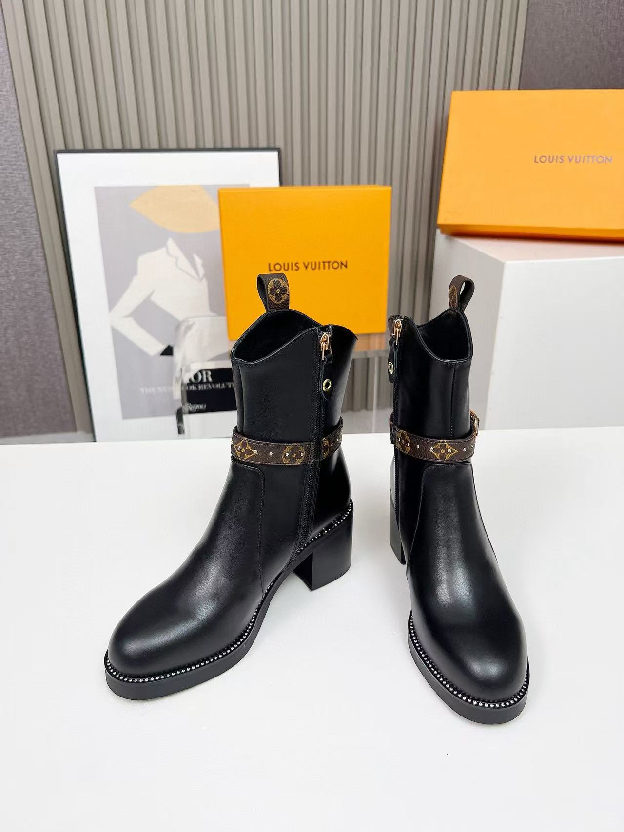 LVの高品質レザーアンクルブーツ【50％割引+送料無料】