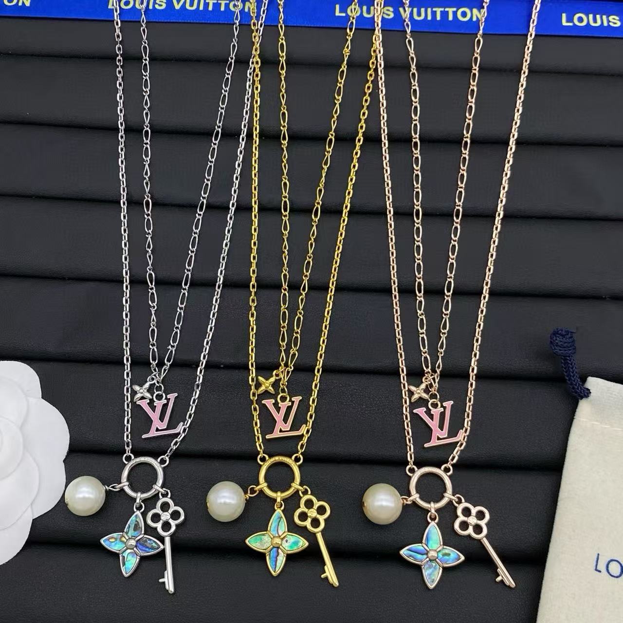 LV四つ葉のクローバーキーネックレス【50％割引+送料無料】
