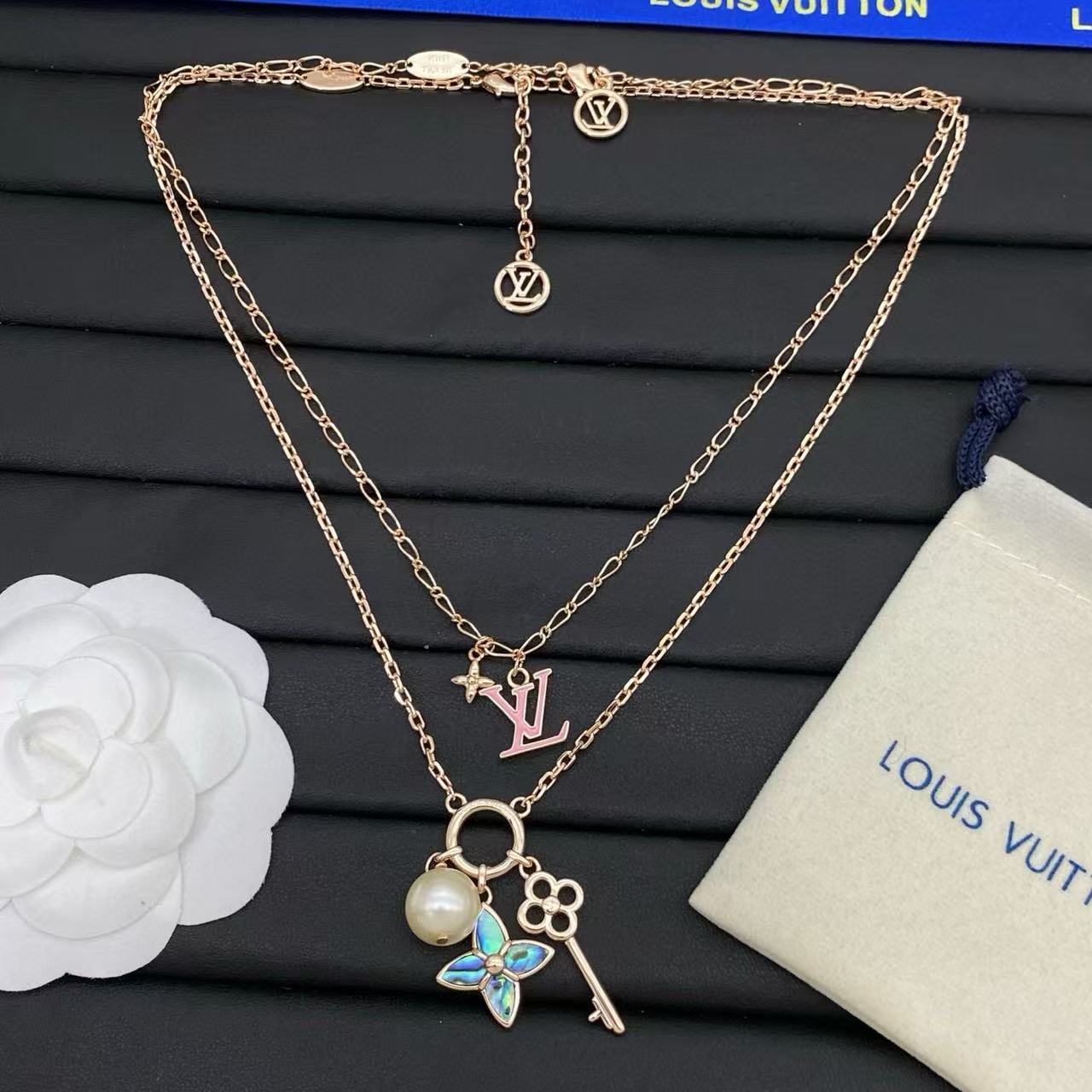 LV四つ葉のクローバーキーネックレス【50％割引+送料無料】