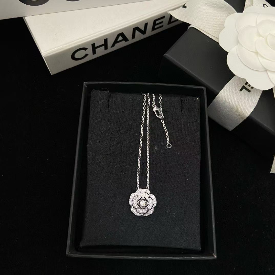 CHANE1 カメリア ダブルC ダイヤモンドネックレス【50％割引+送料無料】