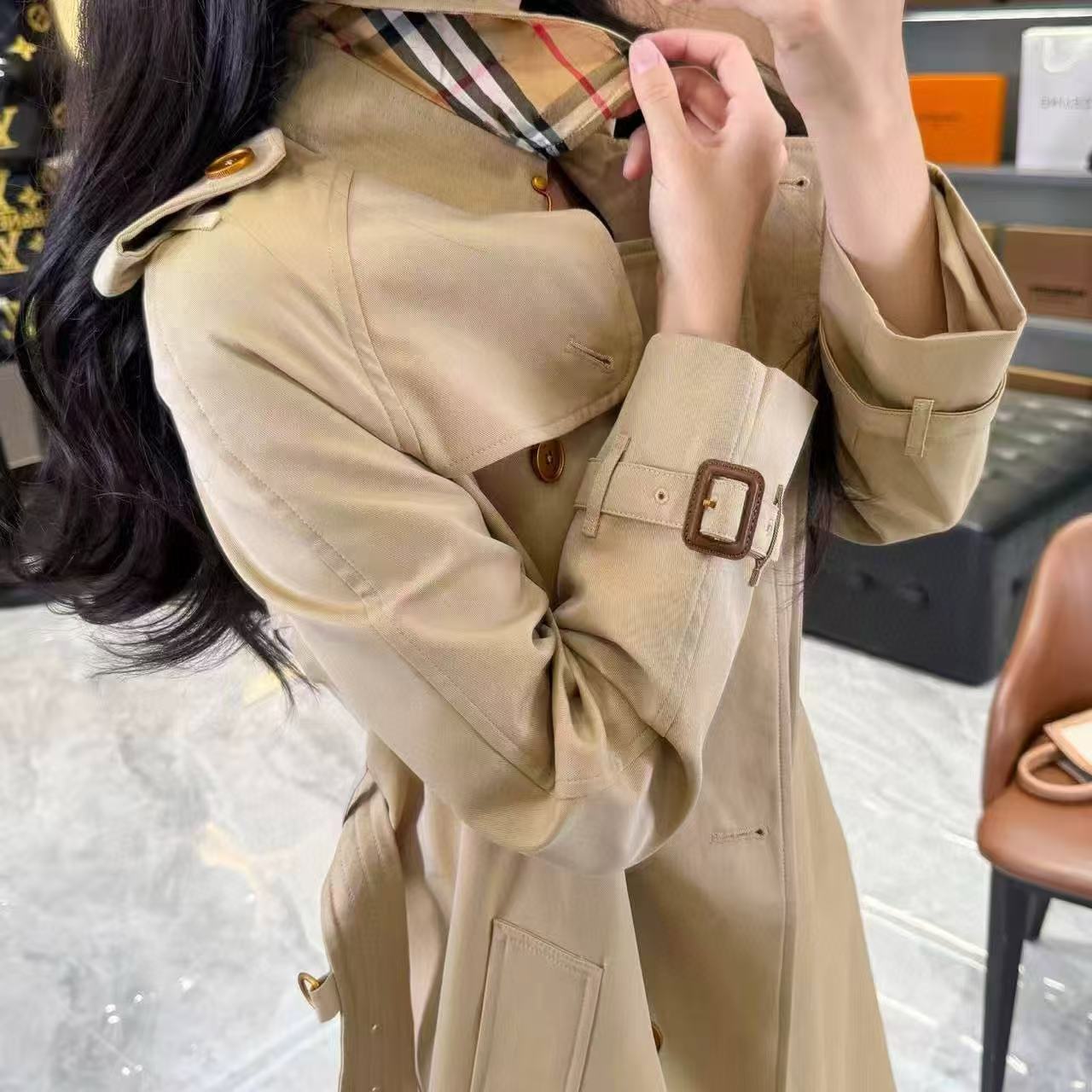 BUR8ERRY ダブルブレスト トレンチコート メタルボタン付き【50％割引+送料無料】