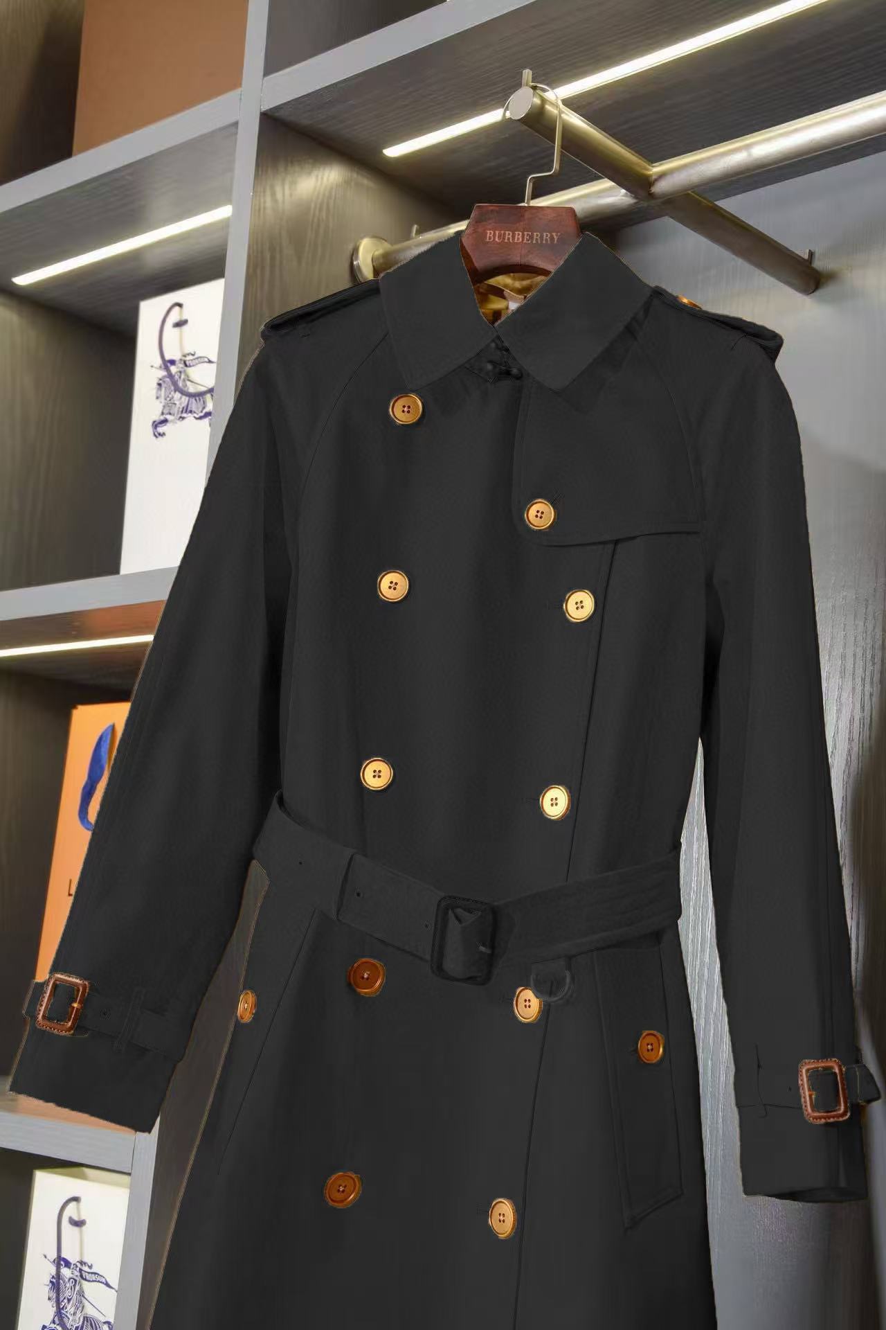 BUR8ERRY ダブルブレスト トレンチコート メタルボタン付き【50％割引+送料無料】