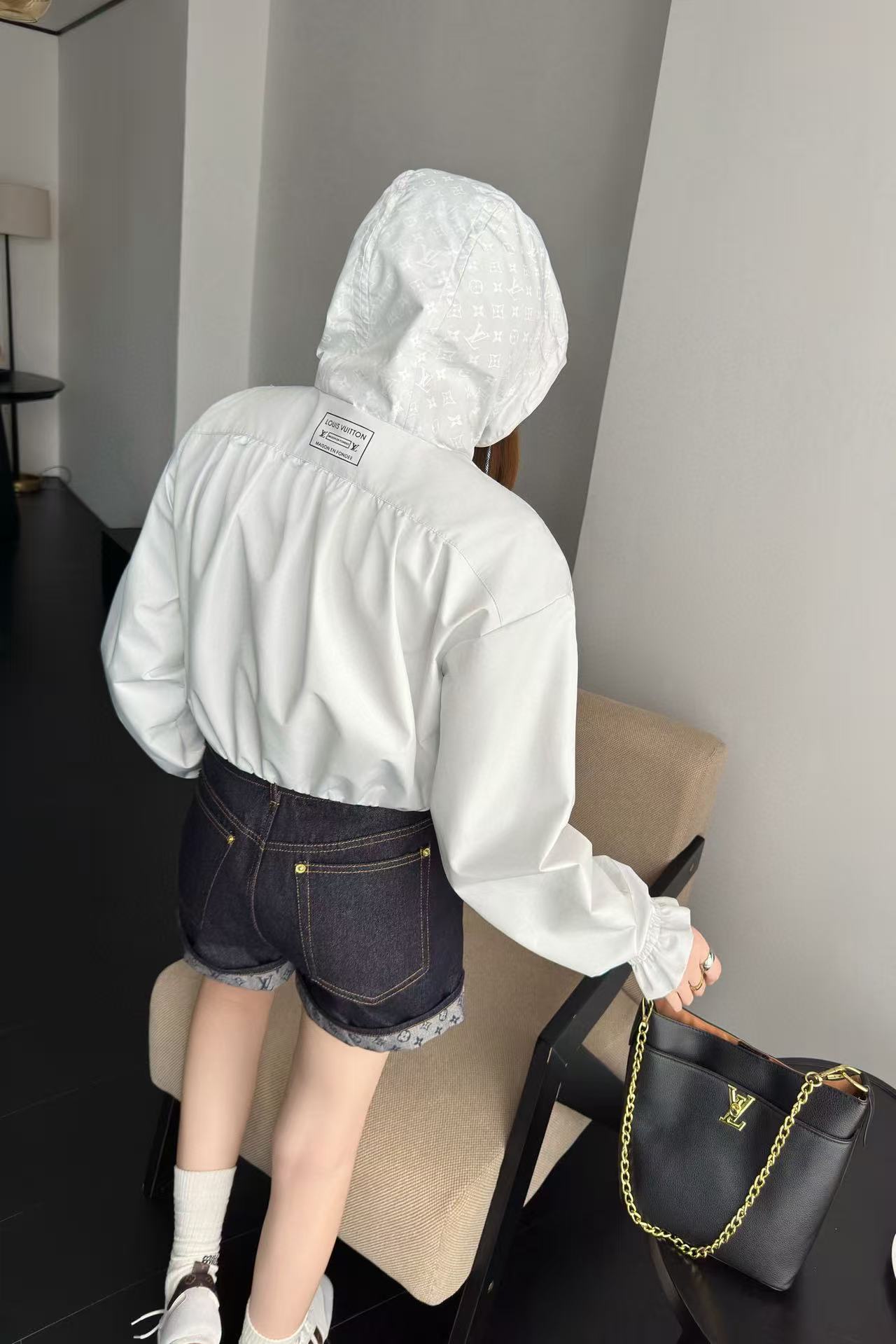 LVプリントのフード付きルーズジャケット【50％割引+送料無料】