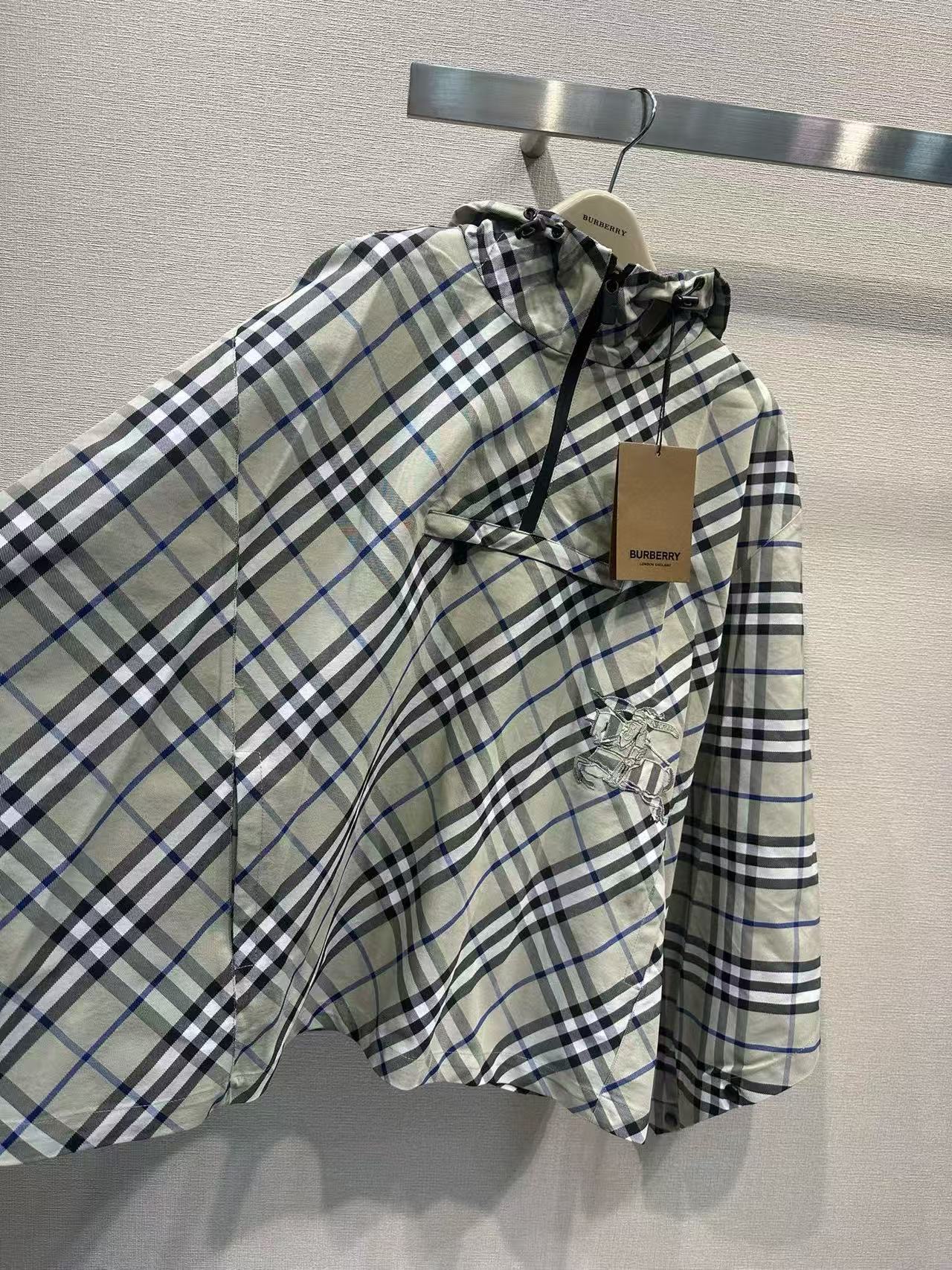BUR8ERRY チェック柄ケープコート【50％割引+送料無料】