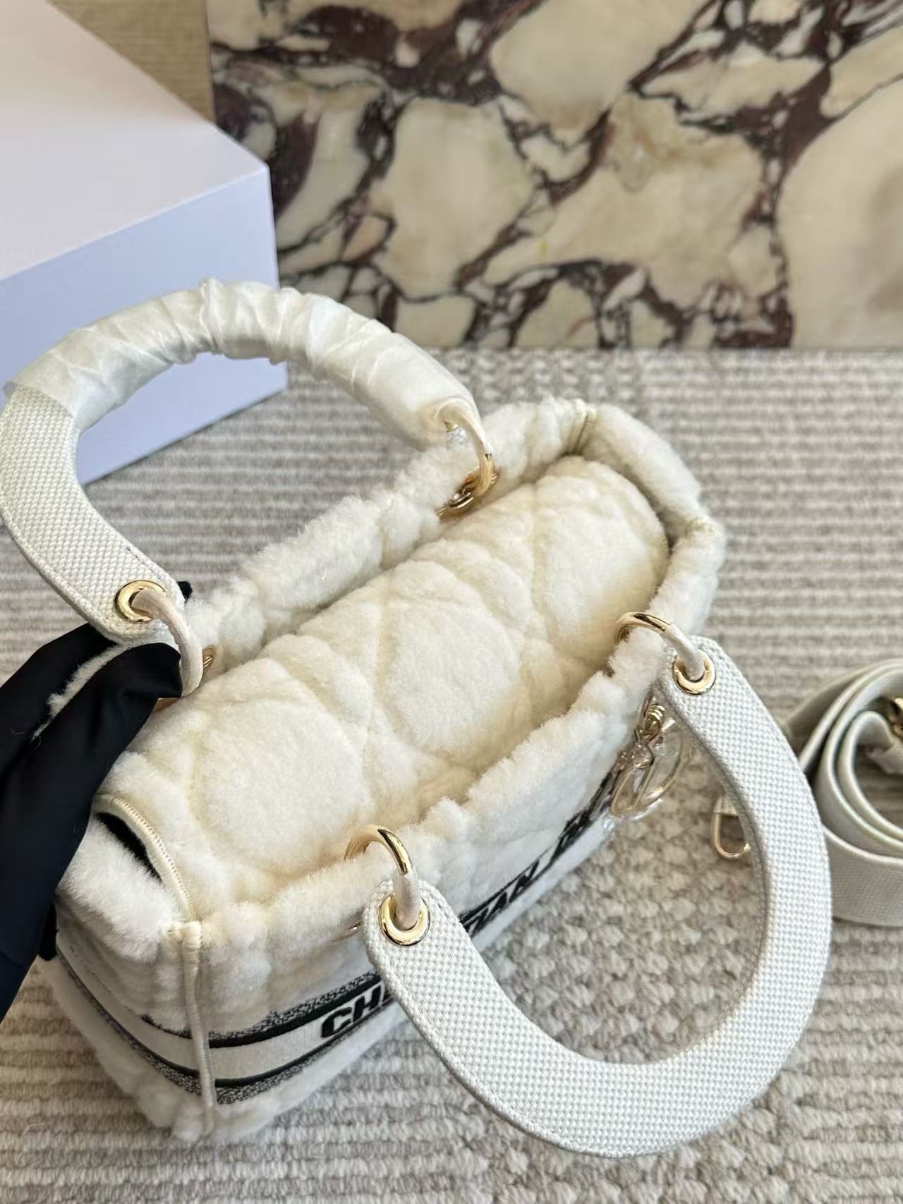 DI0R 刺繍ウールトートバッグ【50％割引+送料無料】