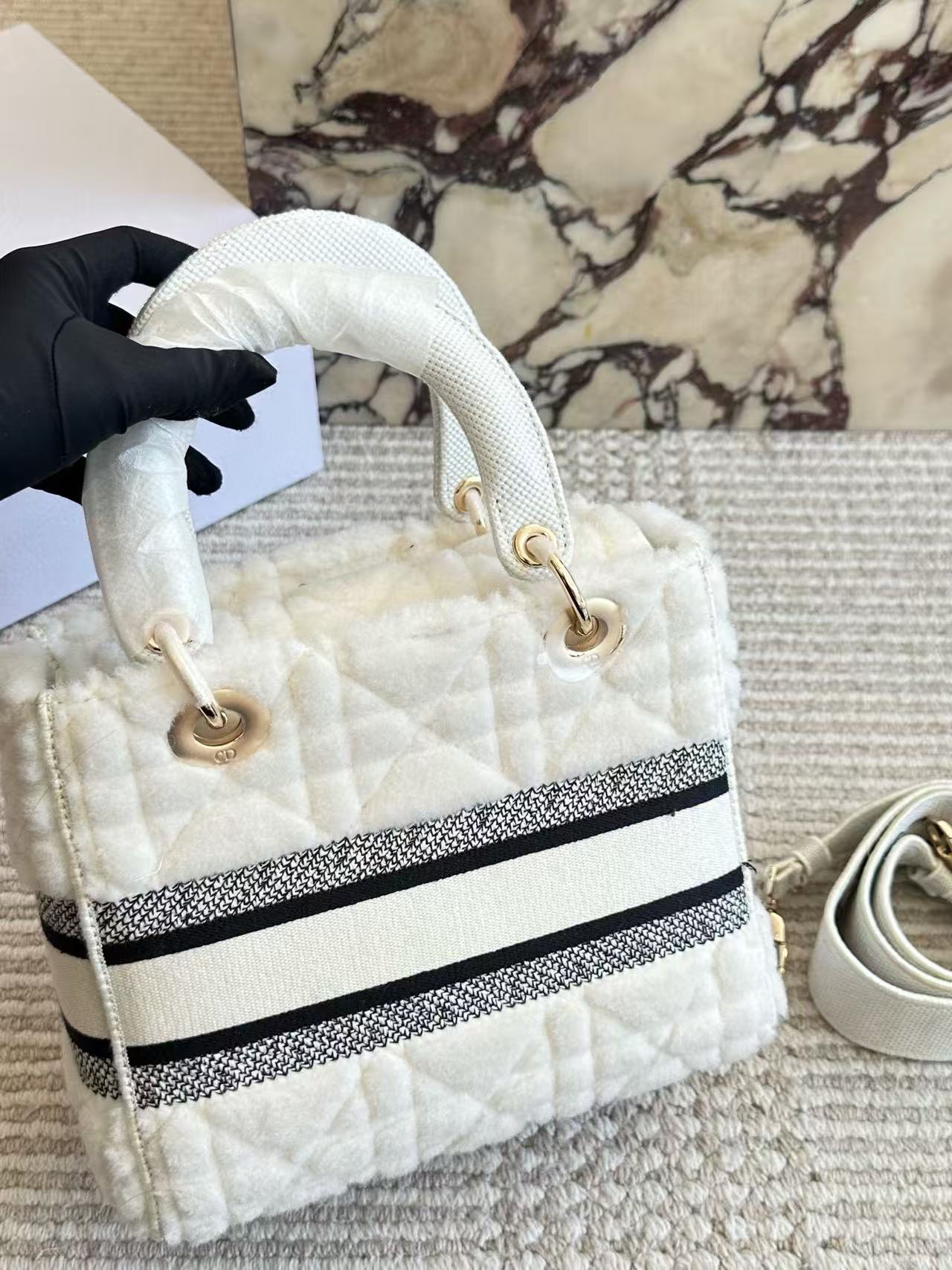 DI0R 刺繍ウールトートバッグ【50％割引+送料無料】